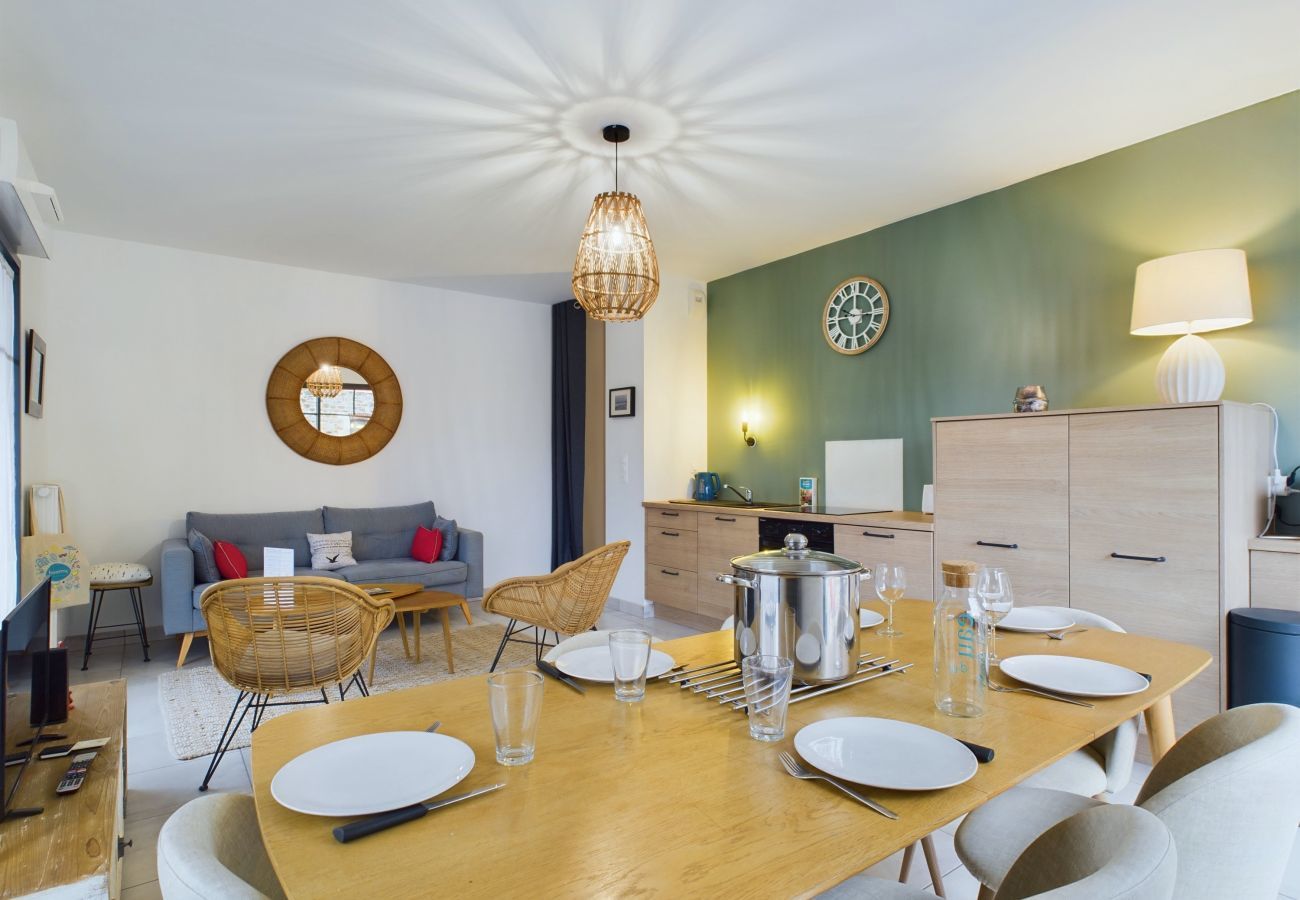 Apartment in Pléneuf-Val-André - 50m from the beach – terrace – 3 adults / 3 children