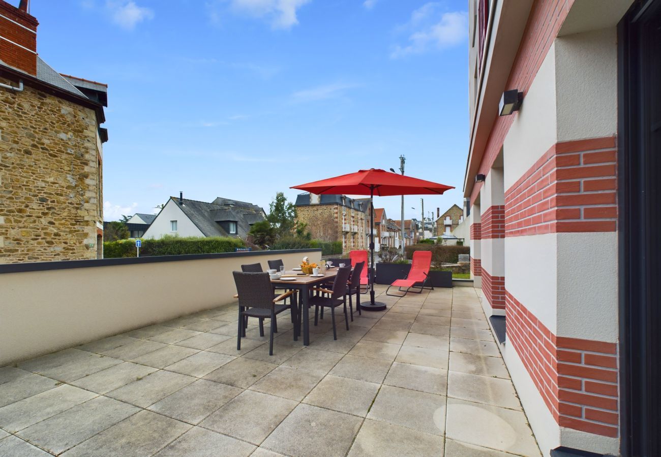 Apartment in Pléneuf-Val-André - 50m from the beach – terrace – 3 adults / 3 children