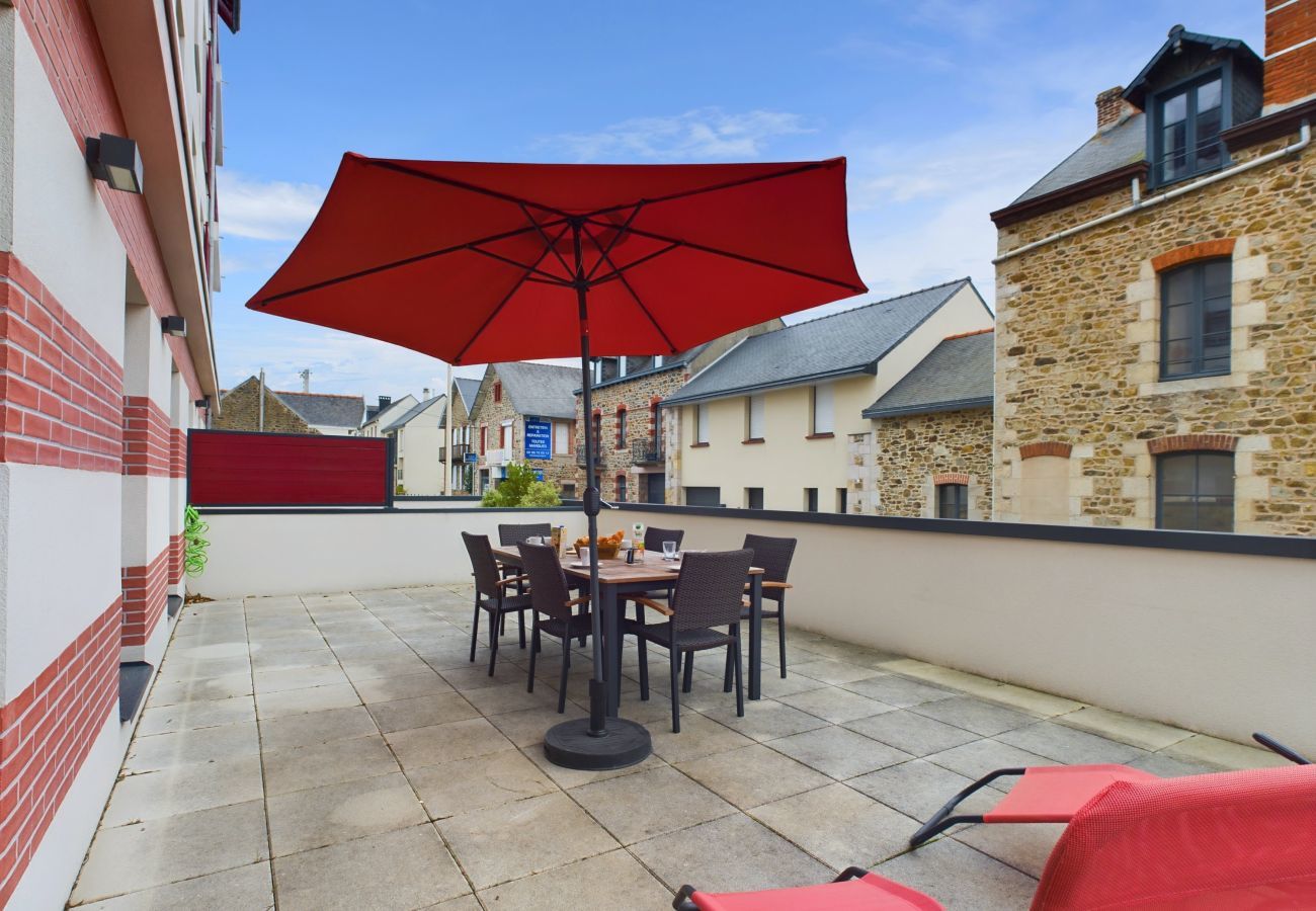 Apartment in Pléneuf-Val-André - 50m from the beach – terrace – 3 adults / 3 children