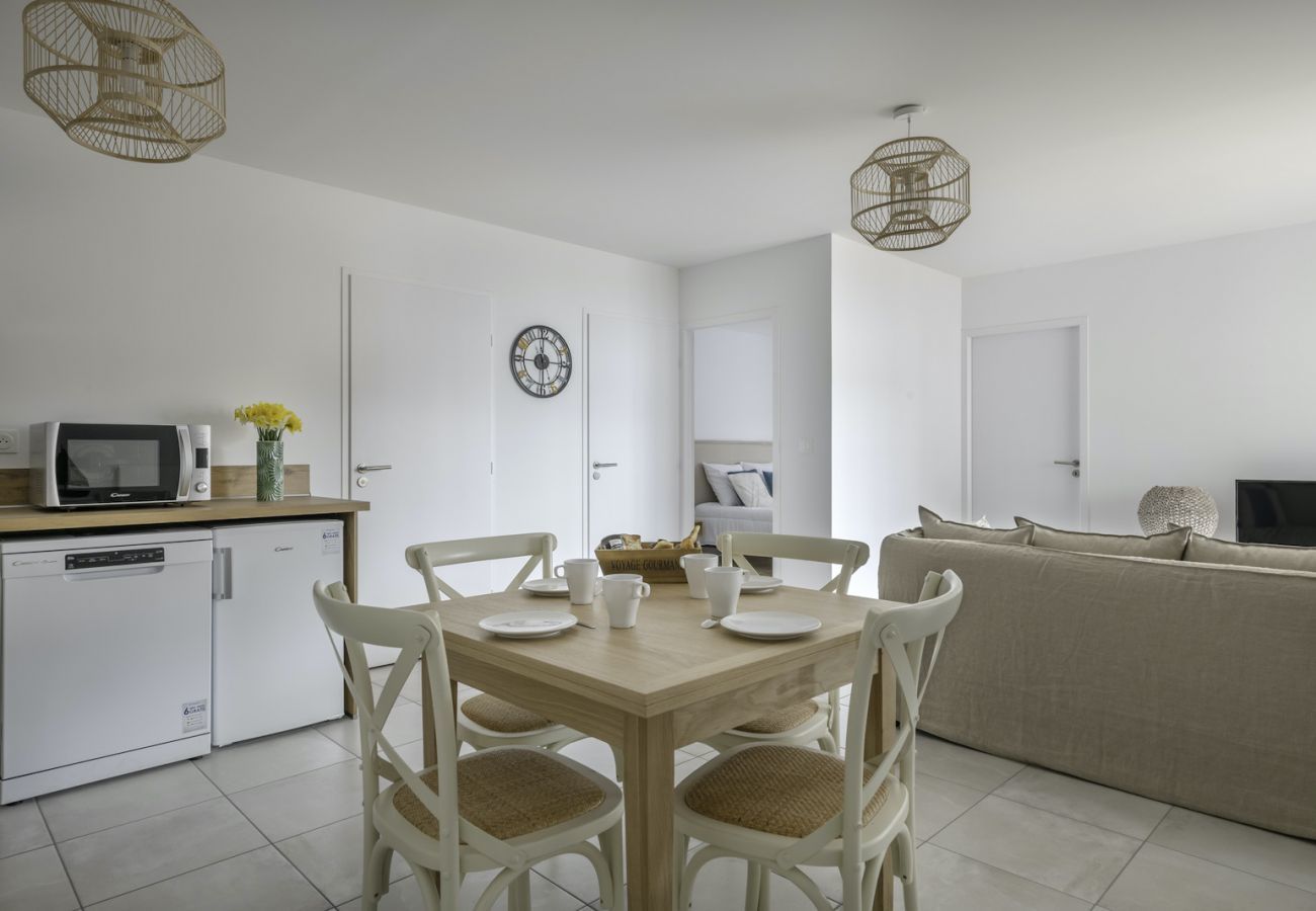 Apartment in Pléneuf-Val-André - Facing the sea, lovely flat for 6