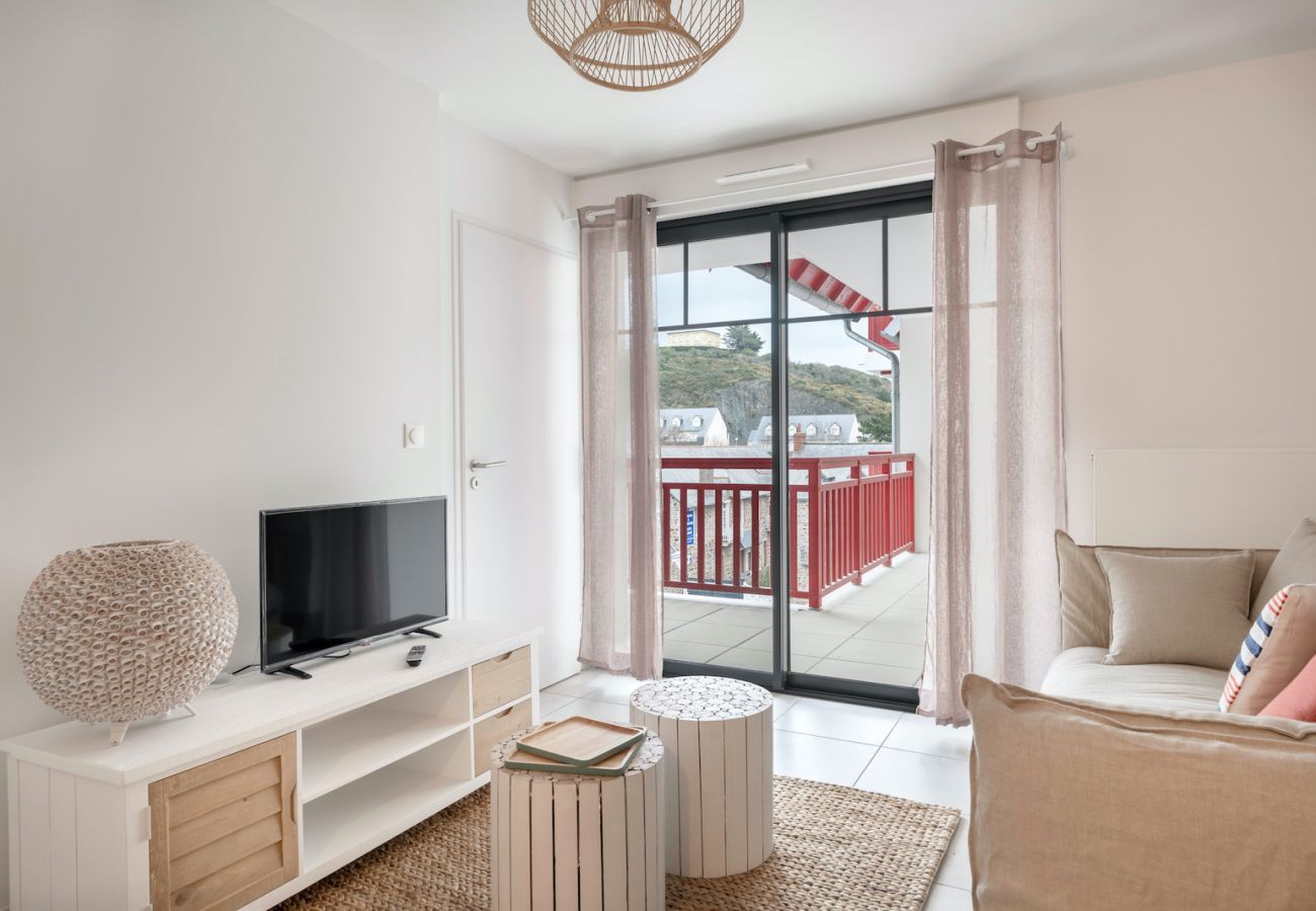 Apartment in Pléneuf-Val-André - Flat for 4 by the sea in Pléneuf-Val-André 