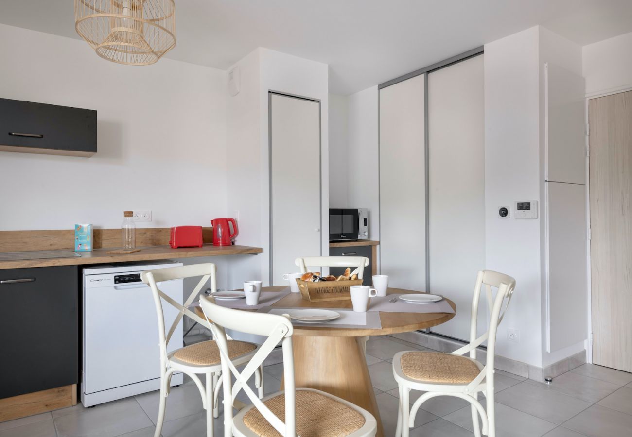 Apartment in Pléneuf-Val-André - Flat for 4 by the sea in Pléneuf-Val-André 