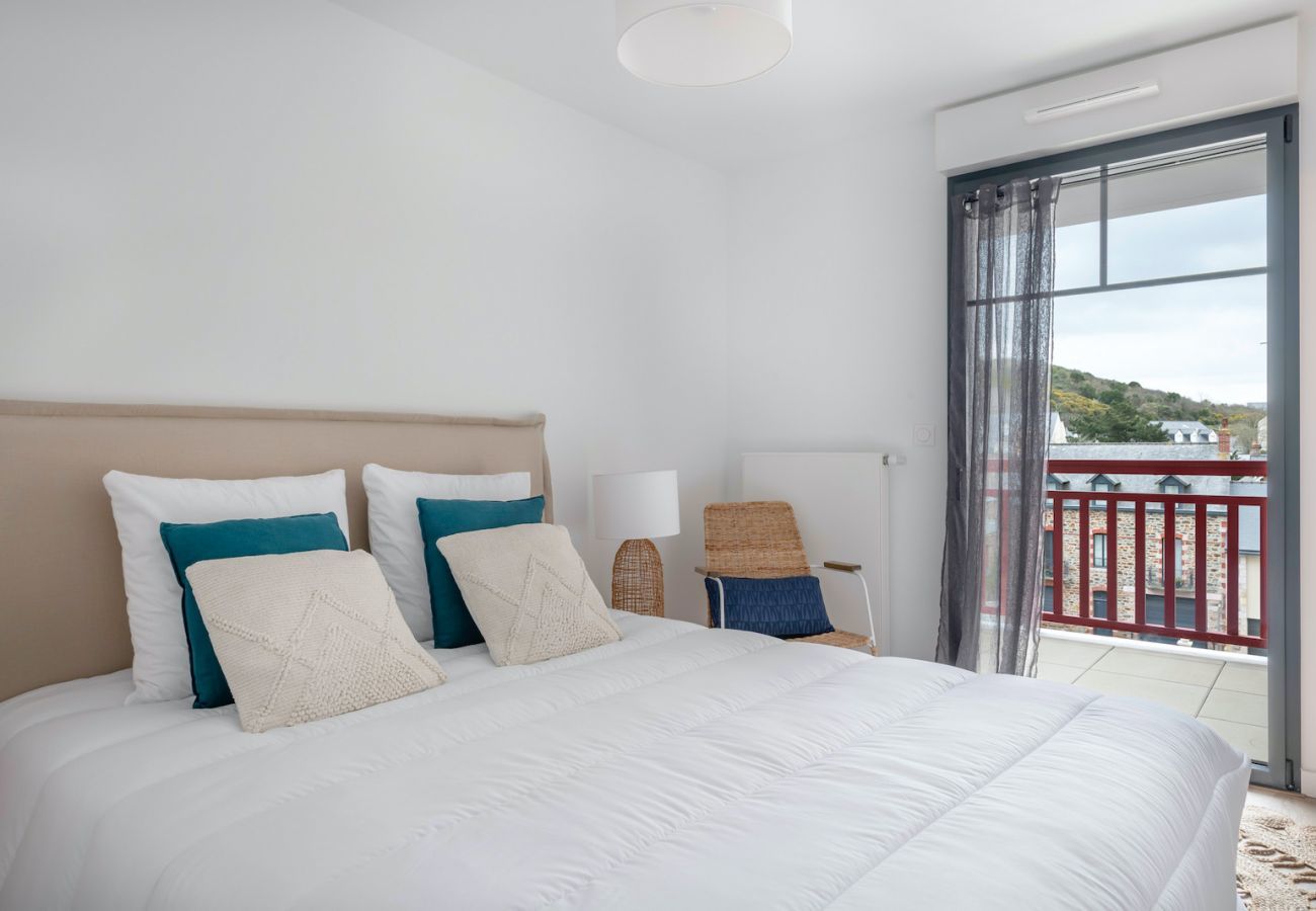 Apartment in Pléneuf-Val-André - Flat for 4 by the sea in Pléneuf-Val-André 