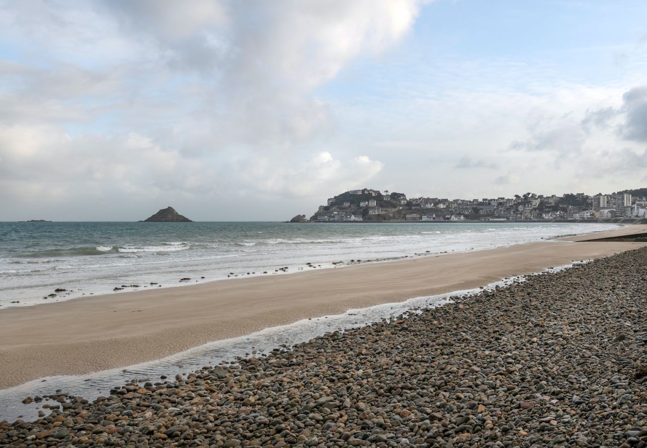 Apartment in Pléneuf-Val-André - 50m from the beach, nice flat for 4