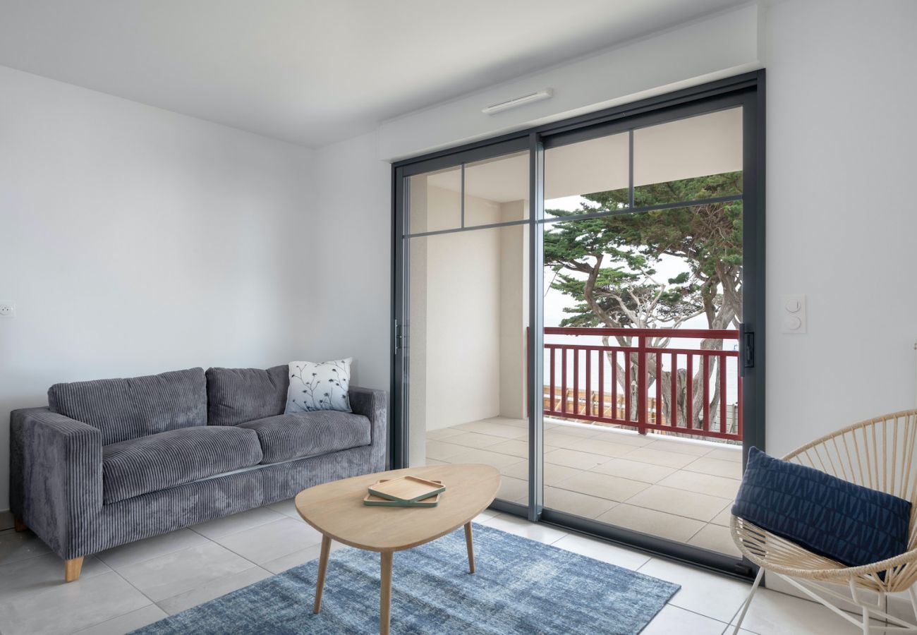 Apartment in Pléneuf-Val-André - Facing the sea, lovely flat for 8