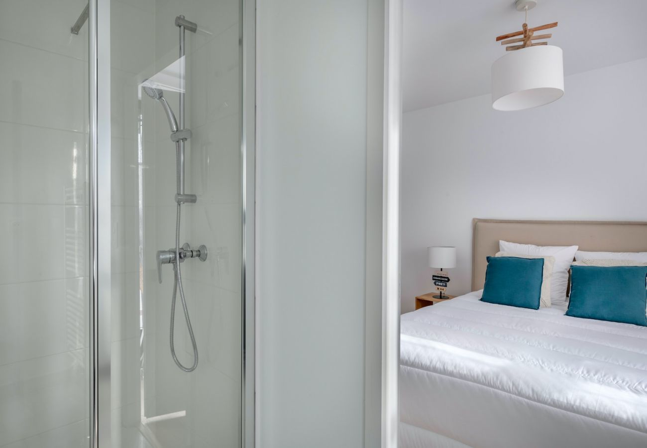 Apartment in Pléneuf-Val-André - Facing the sea, lovely flat for 8