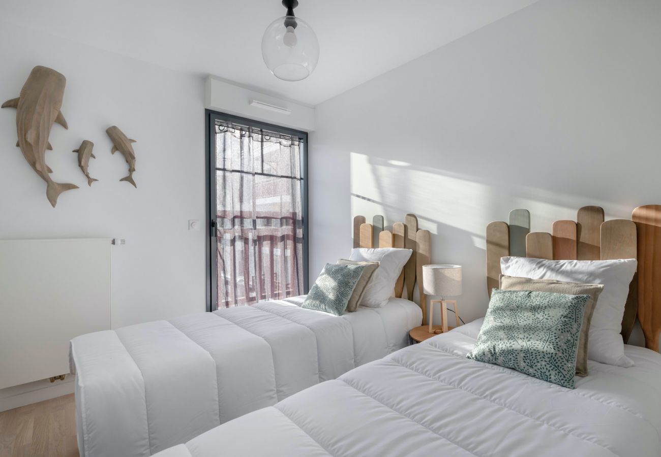 Apartment in Pléneuf-Val-André - Facing the sea, lovely flat for 8