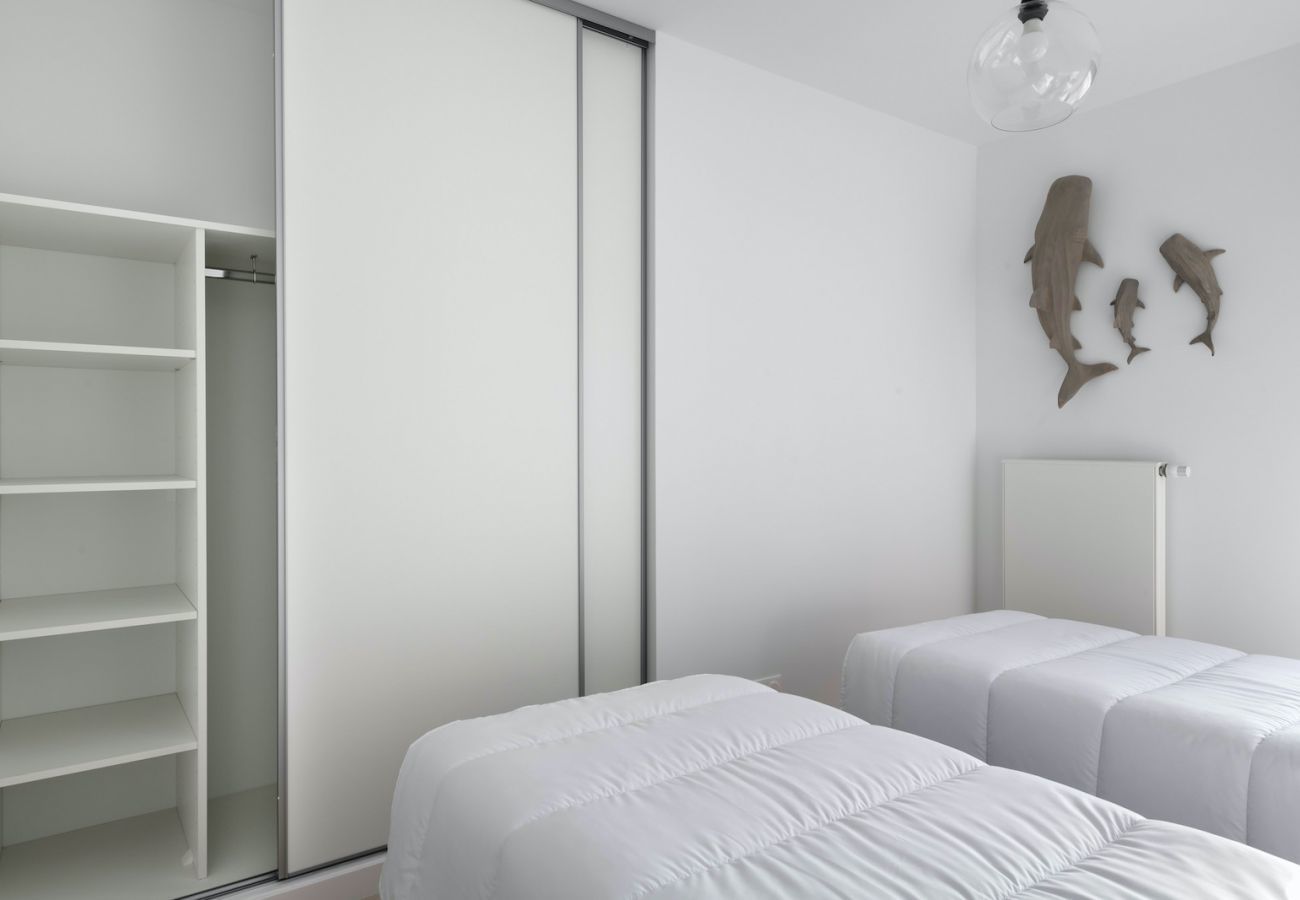 Apartment in Pléneuf-Val-André - Facing the sea, lovely flat for 8