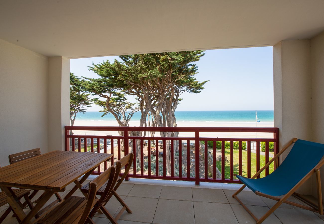 Apartment in Pléneuf-Val-André - Facing the sea, lovely flat for 8