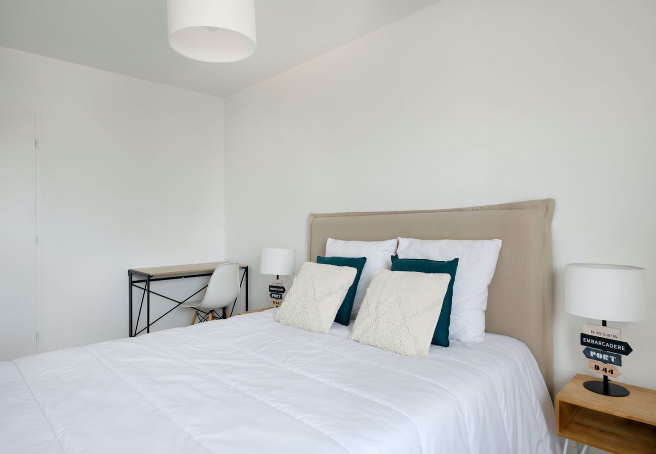Apartment in Pléneuf-Val-André - Nice flat for 6, sea view, 50m from the beach