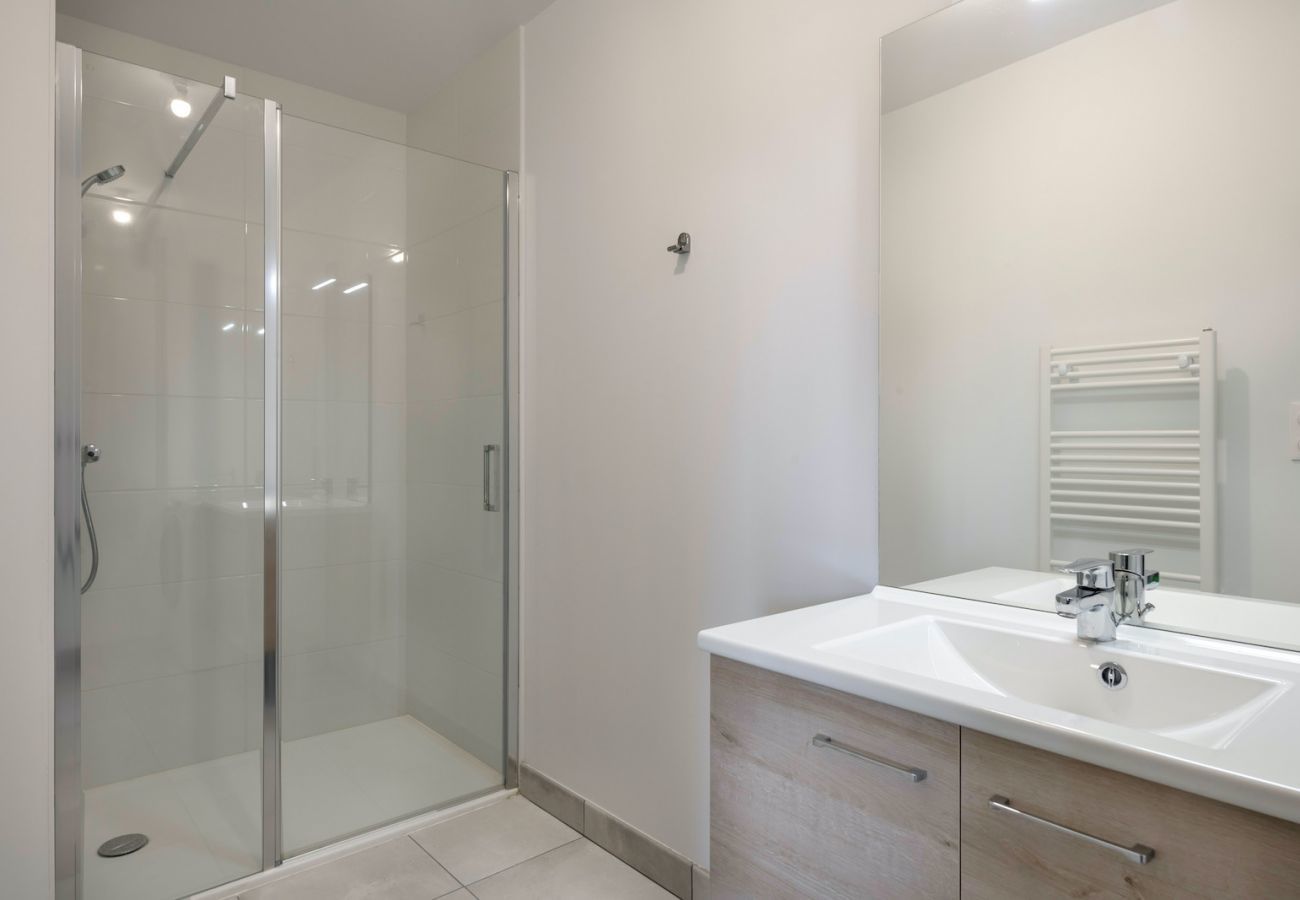 Apartment in Pléneuf-Val-André - Nice flat for 6, sea view, 50m from the beach