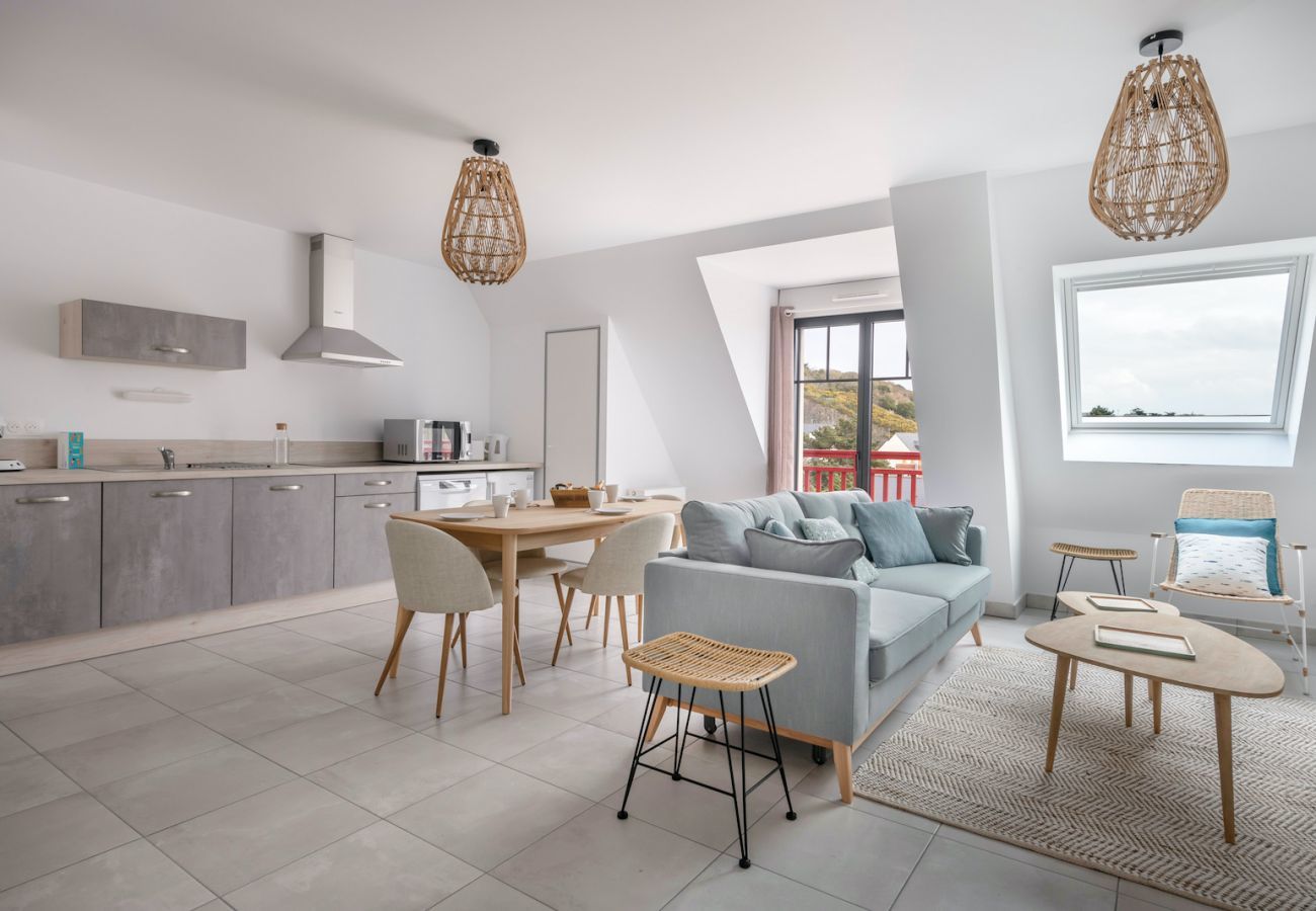 Apartment in Pléneuf-Val-André - Flat for 6 50m from the beach