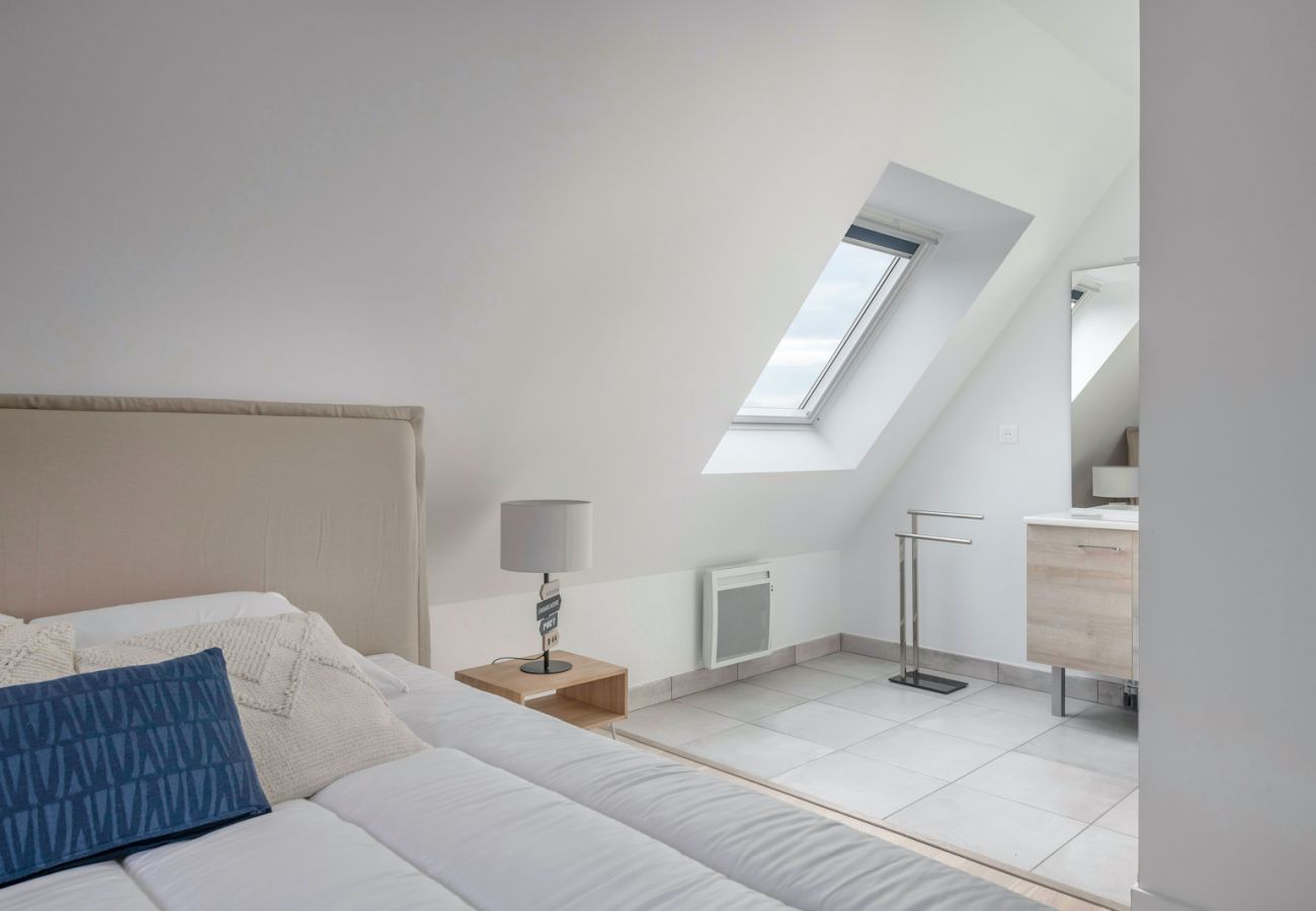 Apartment in Pléneuf-Val-André - Flat for 6 50m from the beach