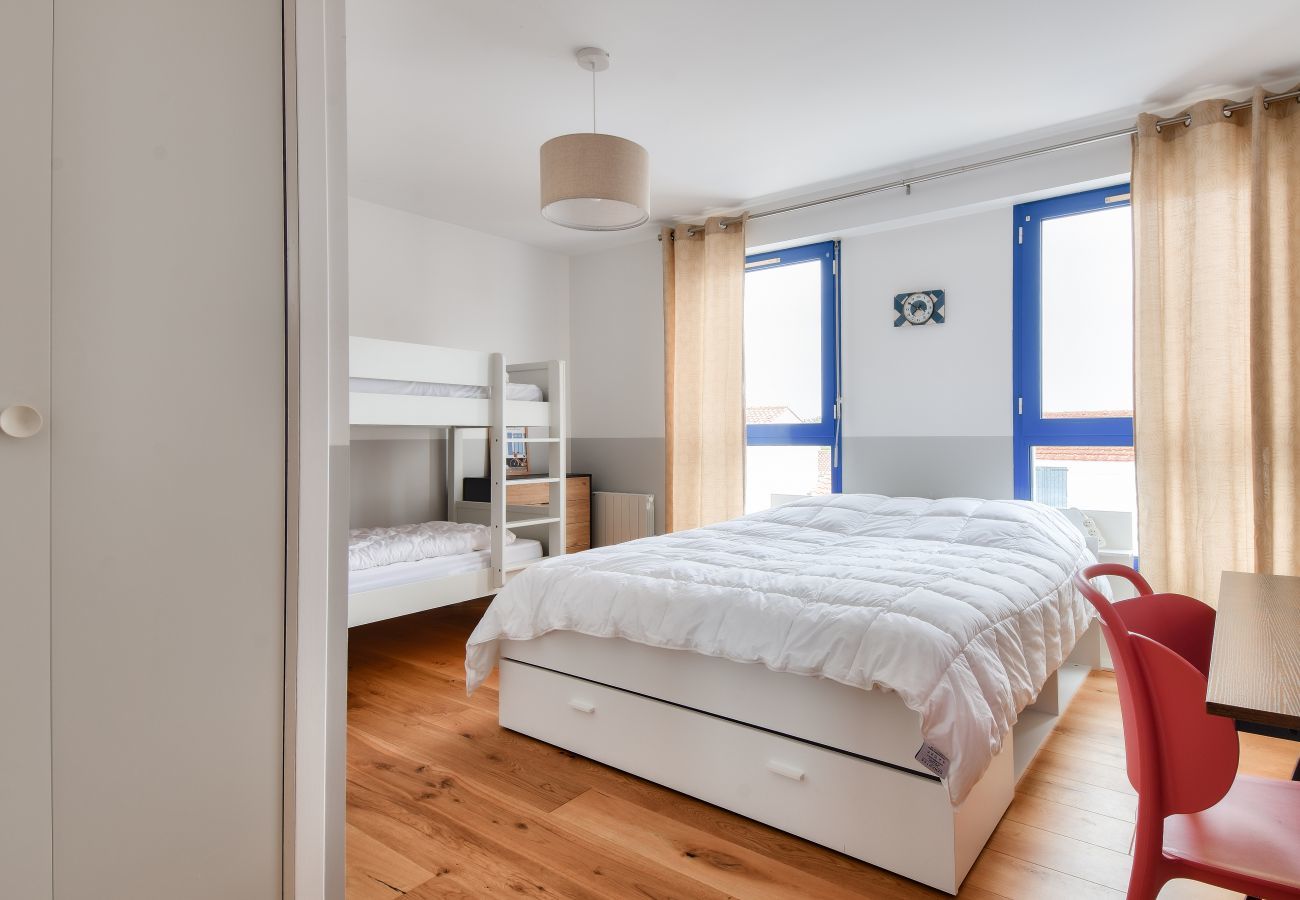 Apartment in Noirmoutier-en-l´Ile - Apartment for 6 adults and 2 children with a terrace