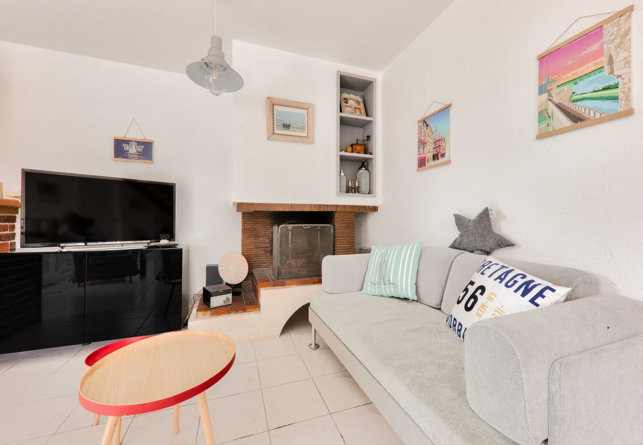 House in Sarzeau - 300m from the beach, great house for 8