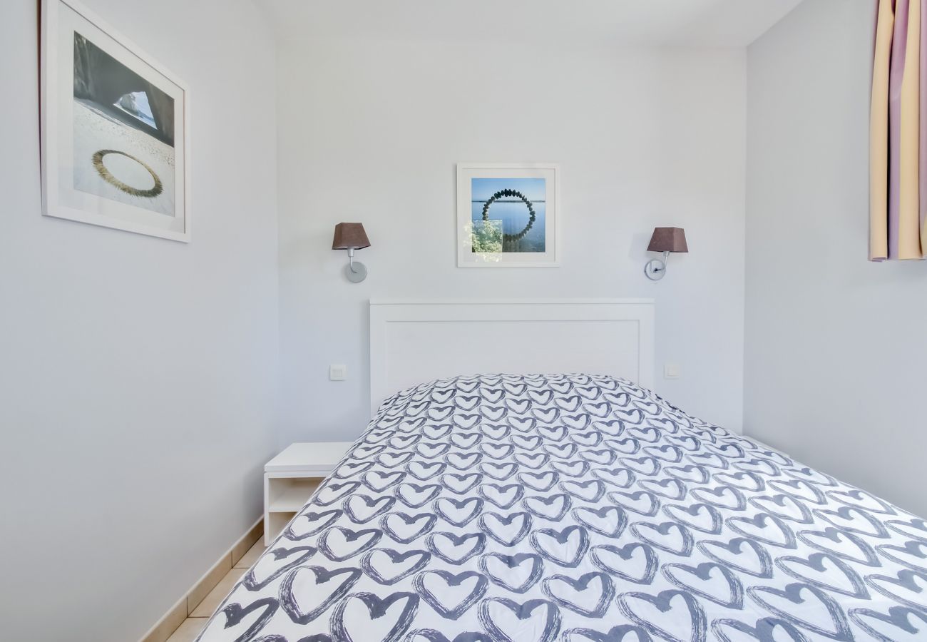 Apartment in Les Sables-d´Olonne -  Apartment with shared garden for 4