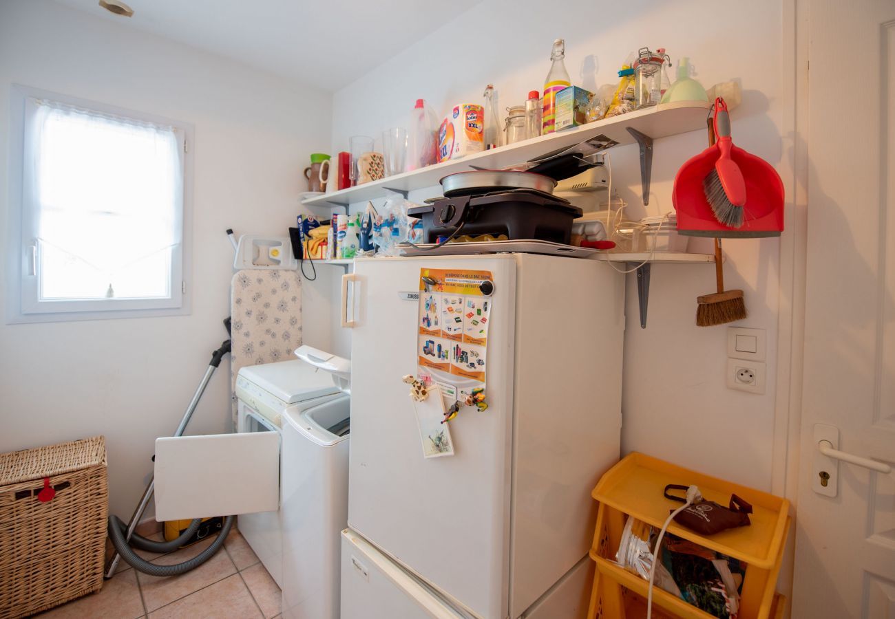 House in Saint-Gilles-Croix-de-Vie - La Maison Bleue : For 8 in St Gilles-Croix-de-Vie
