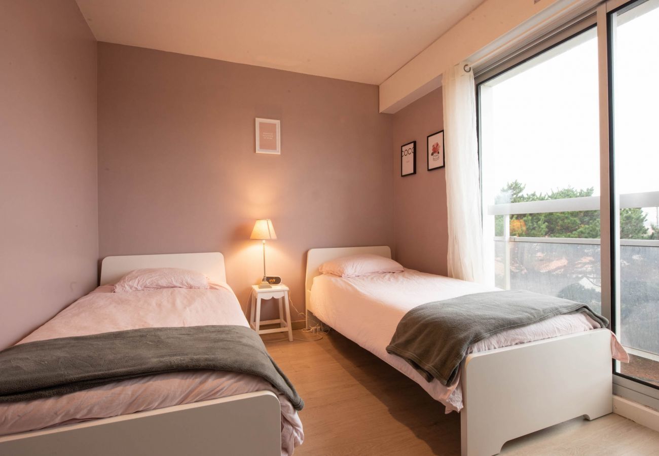 Apartment in Saint-Gilles-Croix-de-Vie - Charming flat for 4, 300m from the beach