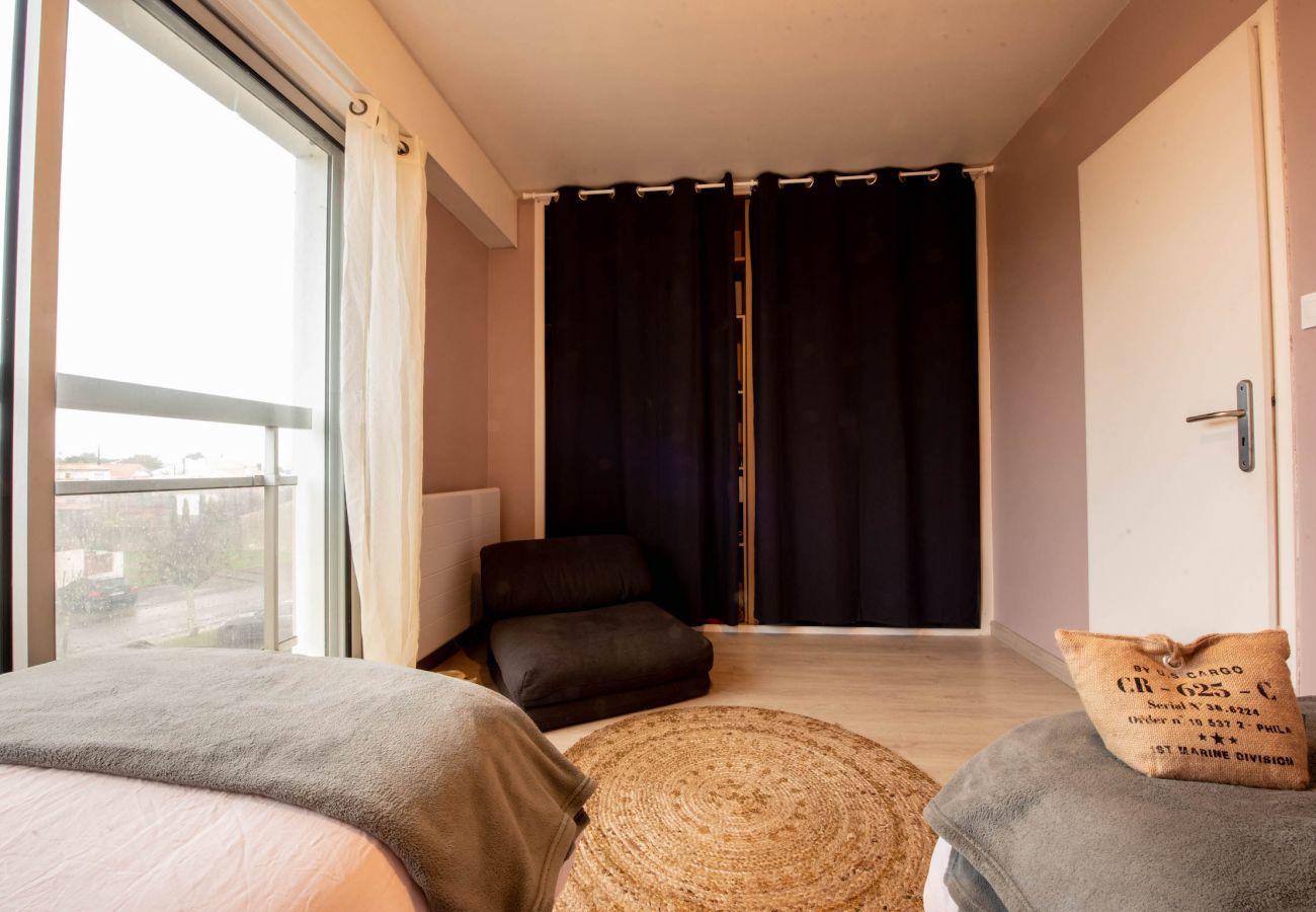 Apartment in Saint-Gilles-Croix-de-Vie - Charming flat for 4, 300m from the beach