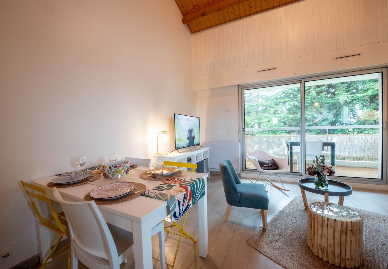 Apartment in Saint-Gilles-Croix-de-Vie - Charming flat for 4, 300m from the beach