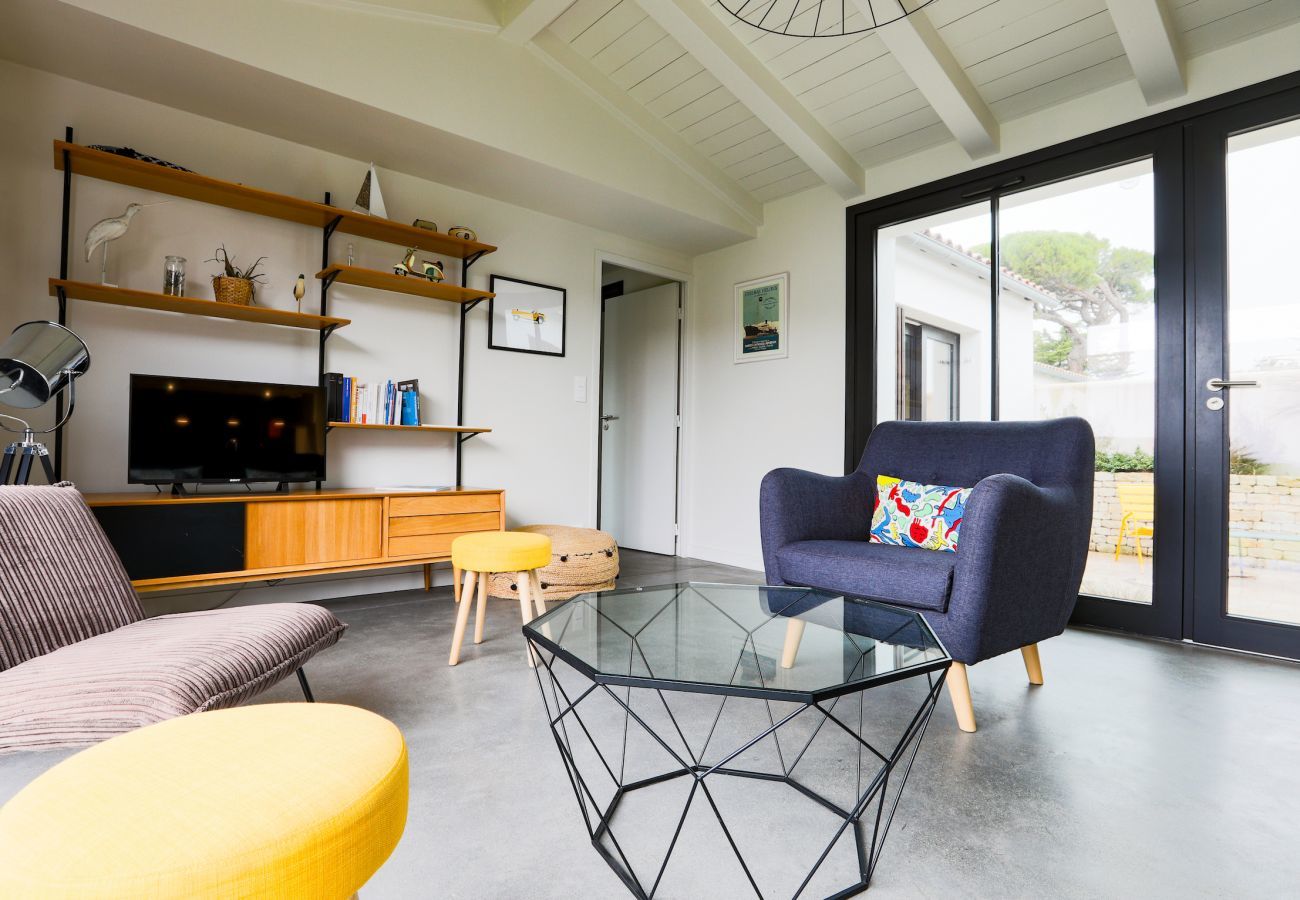 House in Le Bois-Plage-en-Ré - House for 10, pool, in the heart of the Ile de Ré 
