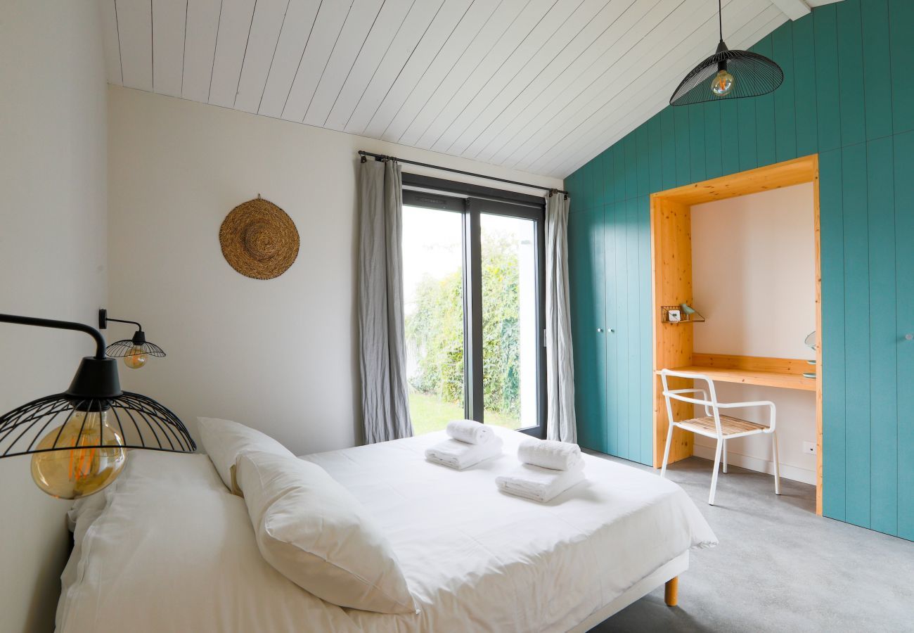 House in Le Bois-Plage-en-Ré - House for 10, pool, in the heart of the Ile de Ré 