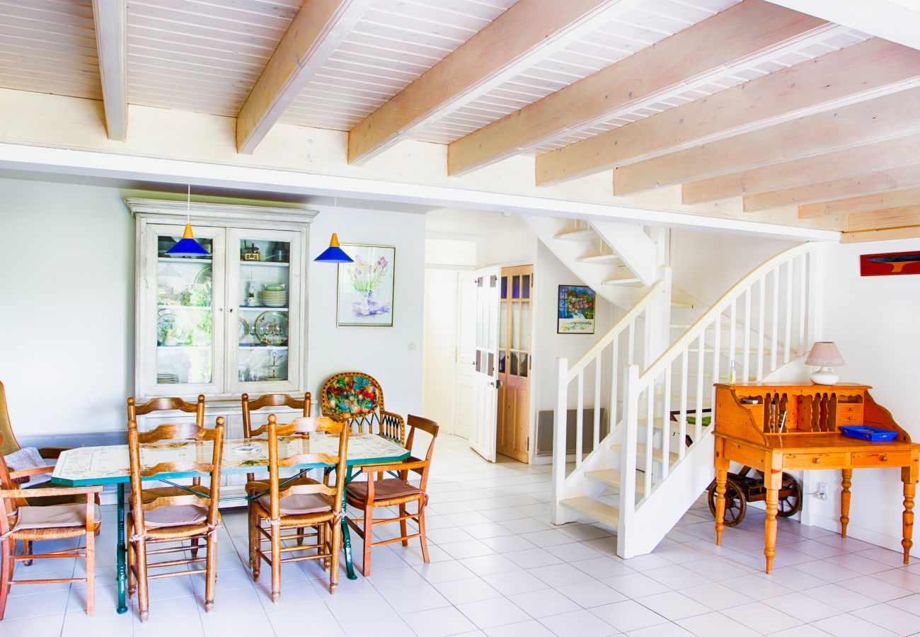 House in Saint-Martin-de-Ré - House for 6 in the heart of Saint Martin 