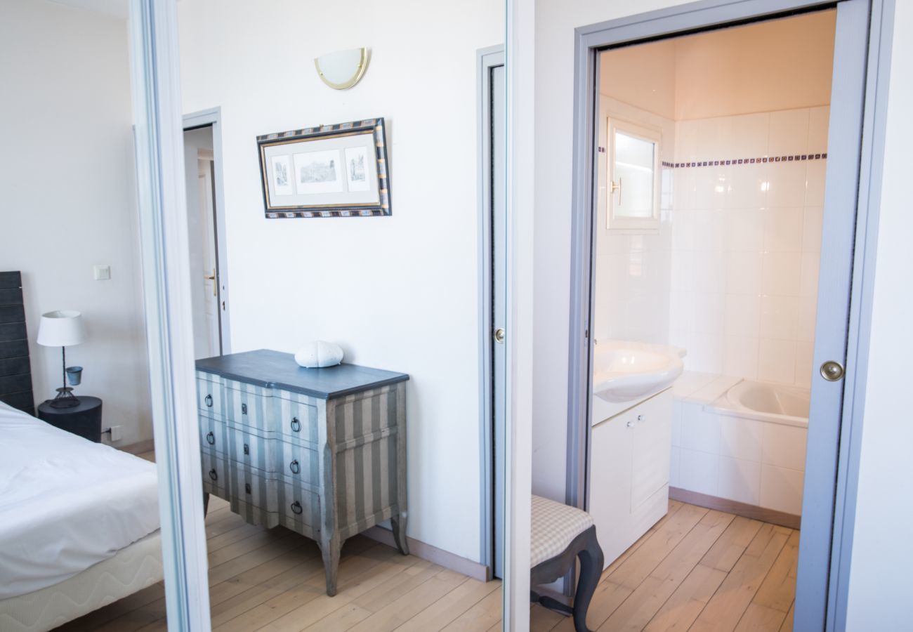House in Saint-Martin-de-Ré - Flat 3* with terrace overlooking St Martin de Ré