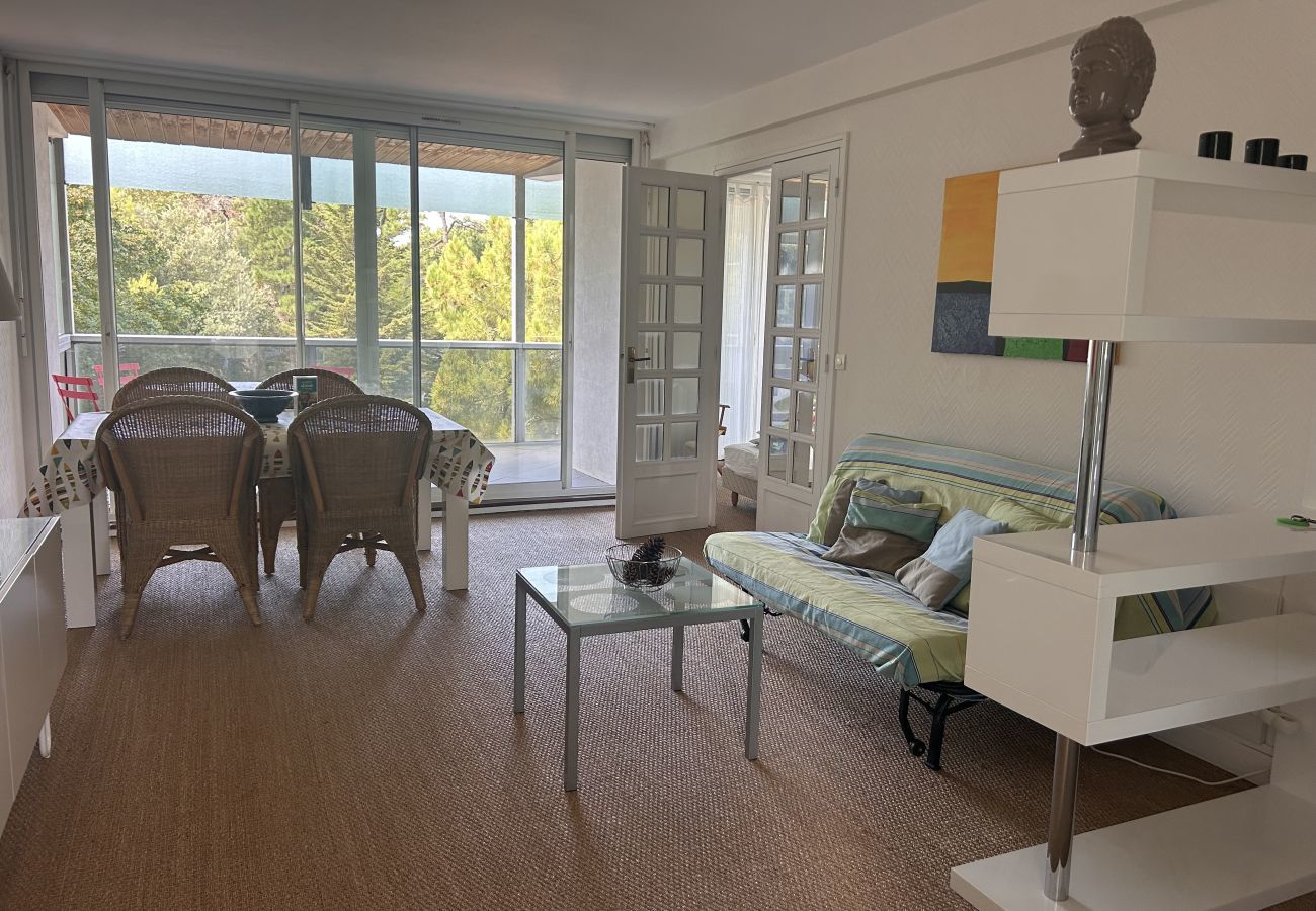 Apartment in La Baule-Escoublac - 250m from the beach, 2 adults 2 children