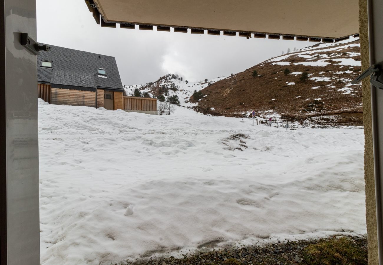 Apartment in Adervielle-Pouchergues - 280m from the slopes, flat for 6