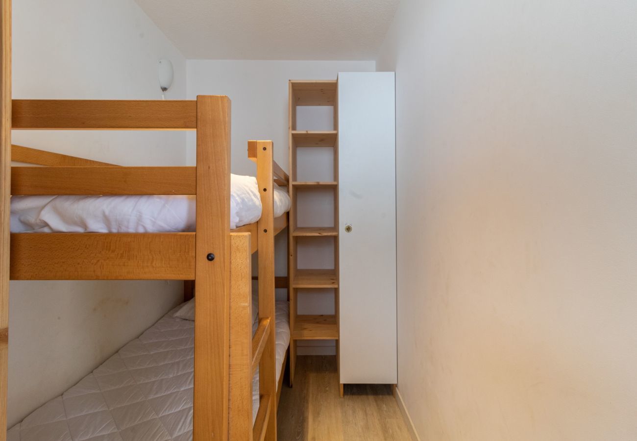 Apartment in Adervielle-Pouchergues - 280m from the slopes, flat for 6
