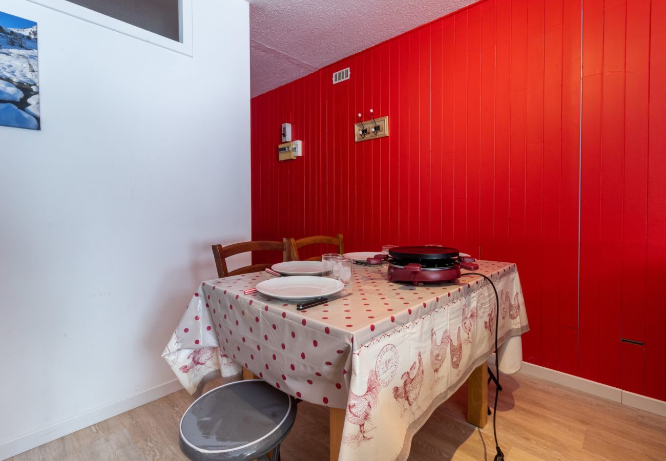 Apartment in Adervielle-Pouchergues - 280m from the slopes, flat for 6