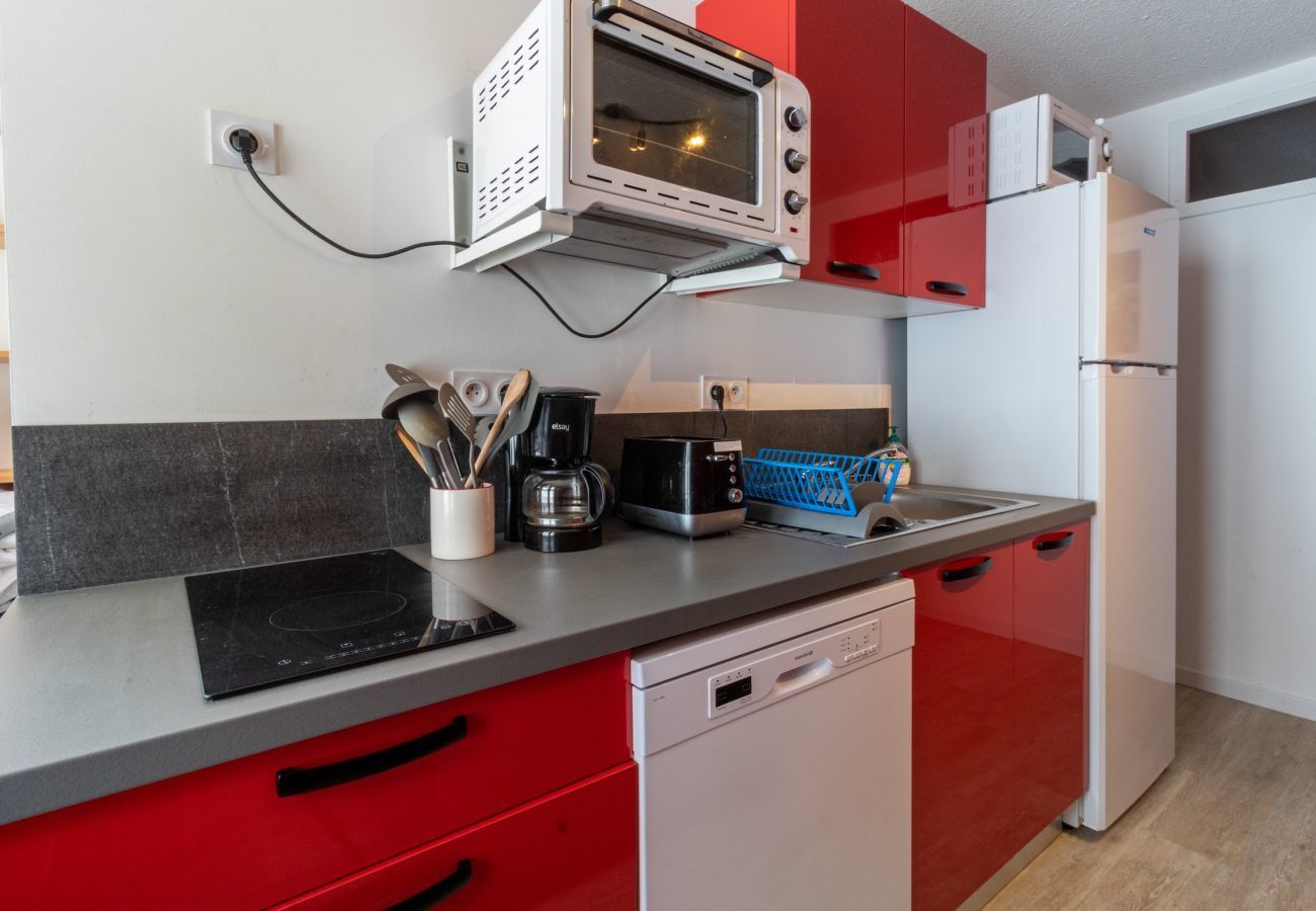 Apartment in Adervielle-Pouchergues - 280m from the slopes, flat for 6