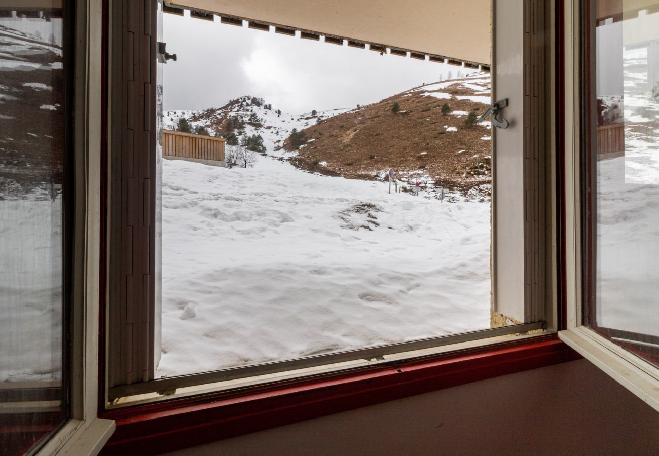 Apartment in Adervielle-Pouchergues - 280m from the slopes, flat for 6