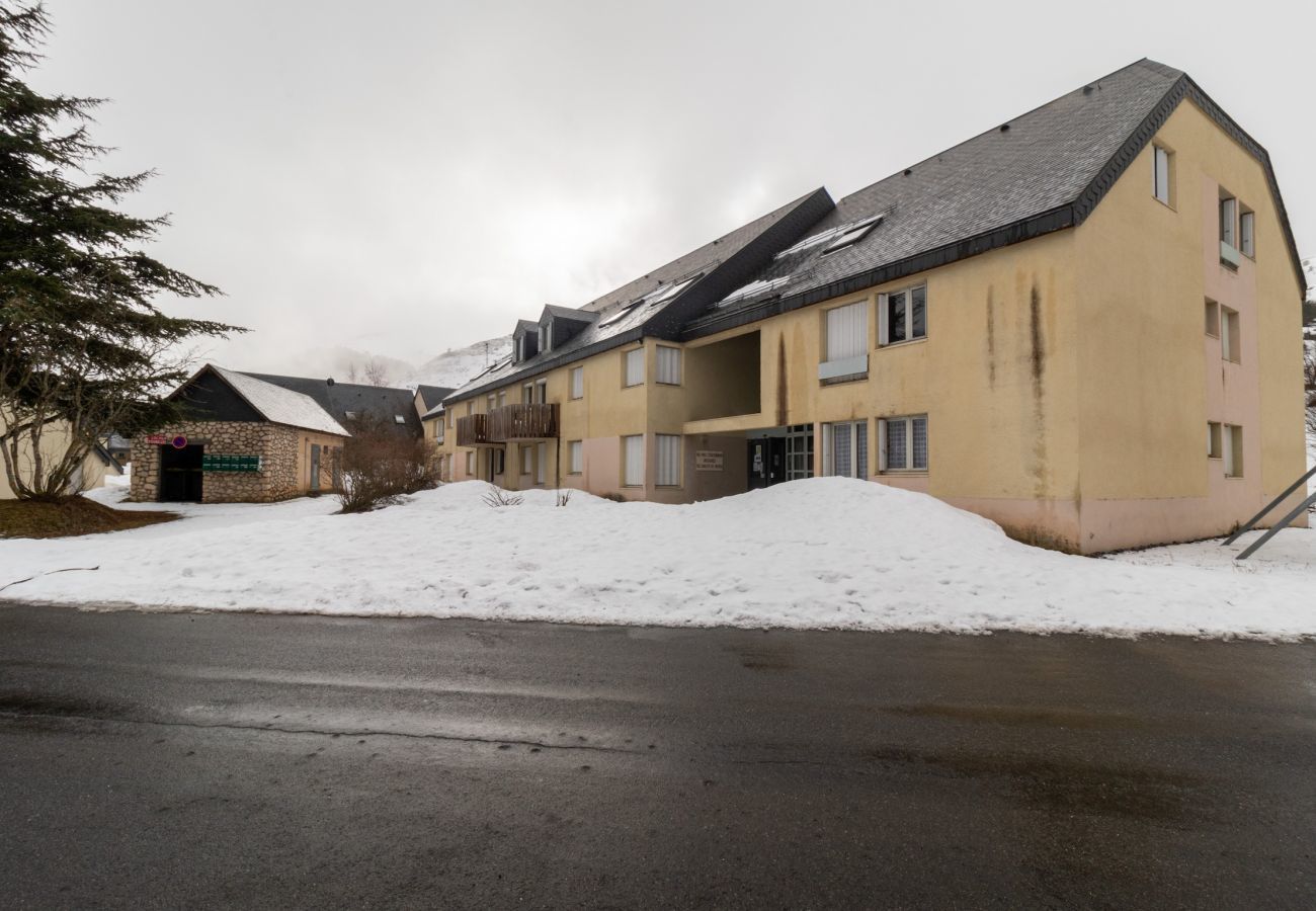Apartment in Adervielle-Pouchergues - 280m from the slopes, flat for 6
