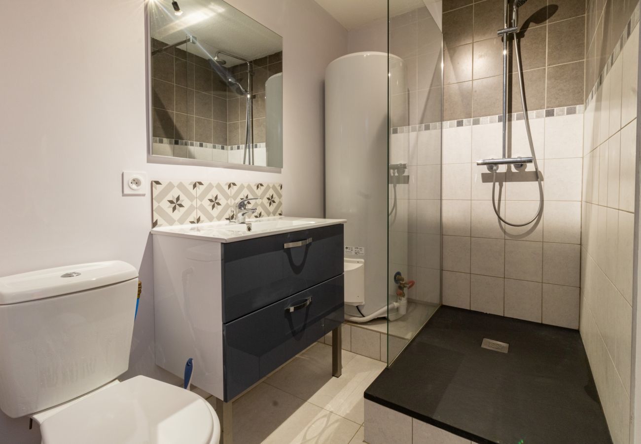 Apartment in Adervielle-Pouchergues - 280m from the slopes, flat for 6