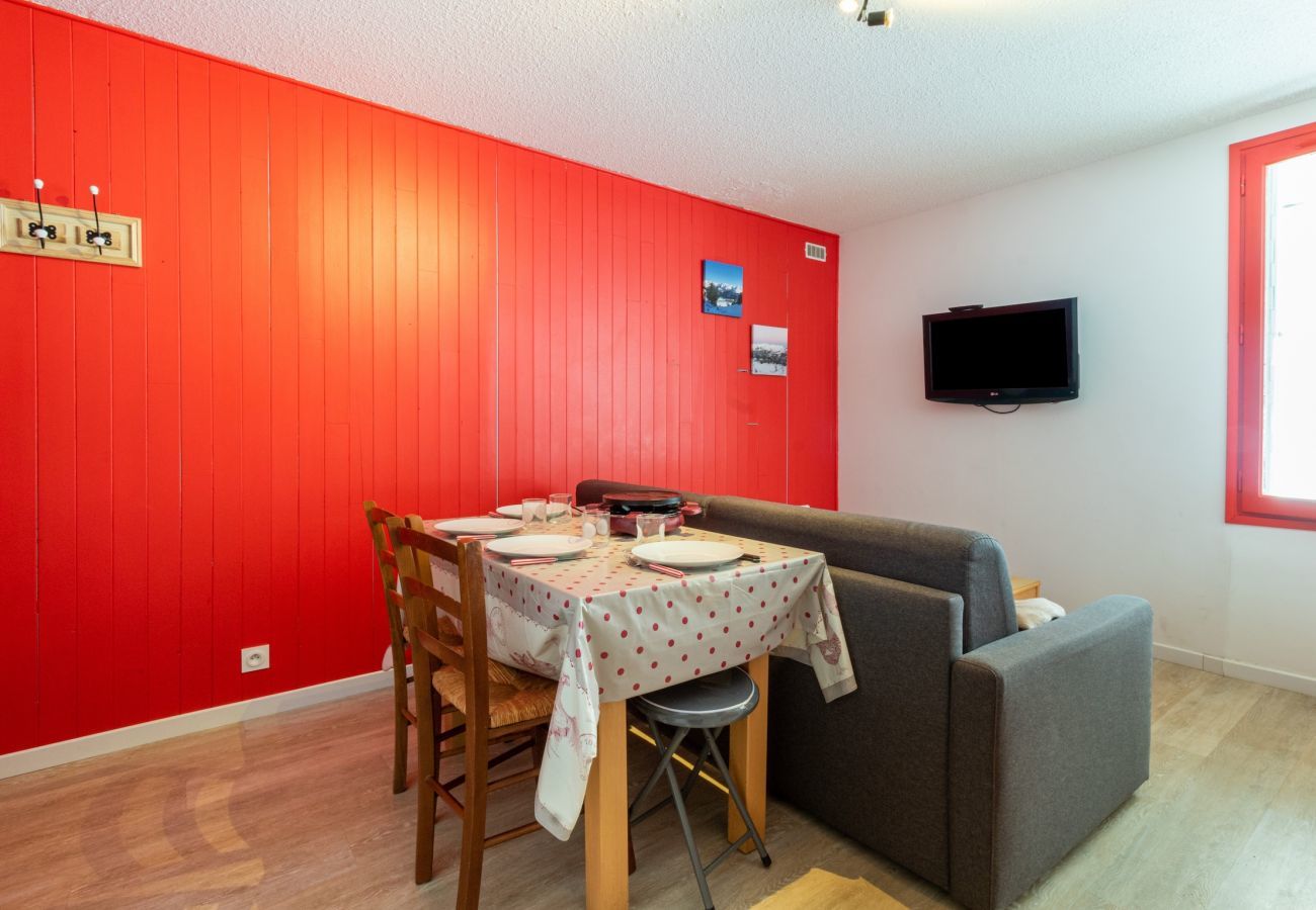 Apartment in Adervielle-Pouchergues - 280m from the slopes, flat for 6