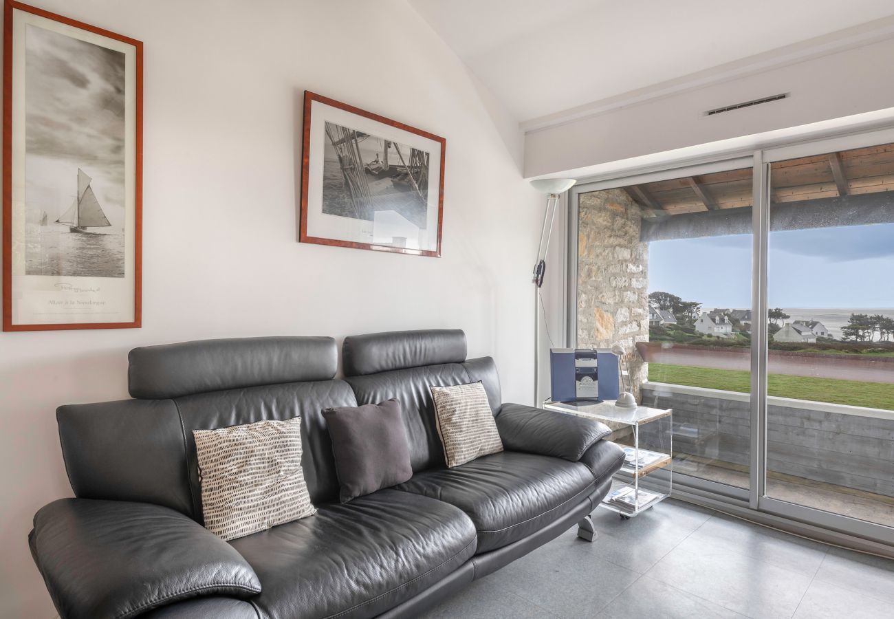 Apartment in Saint-Gildas-de-Rhuys - 300m from the beach, 2 adults - 2 children
