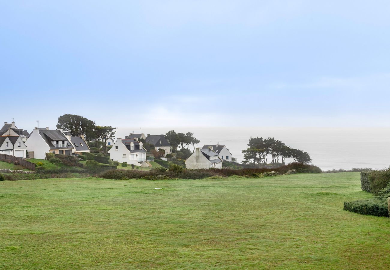 Apartment in Saint-Gildas-de-Rhuys - 300m from the beach, 2 adults - 2 children