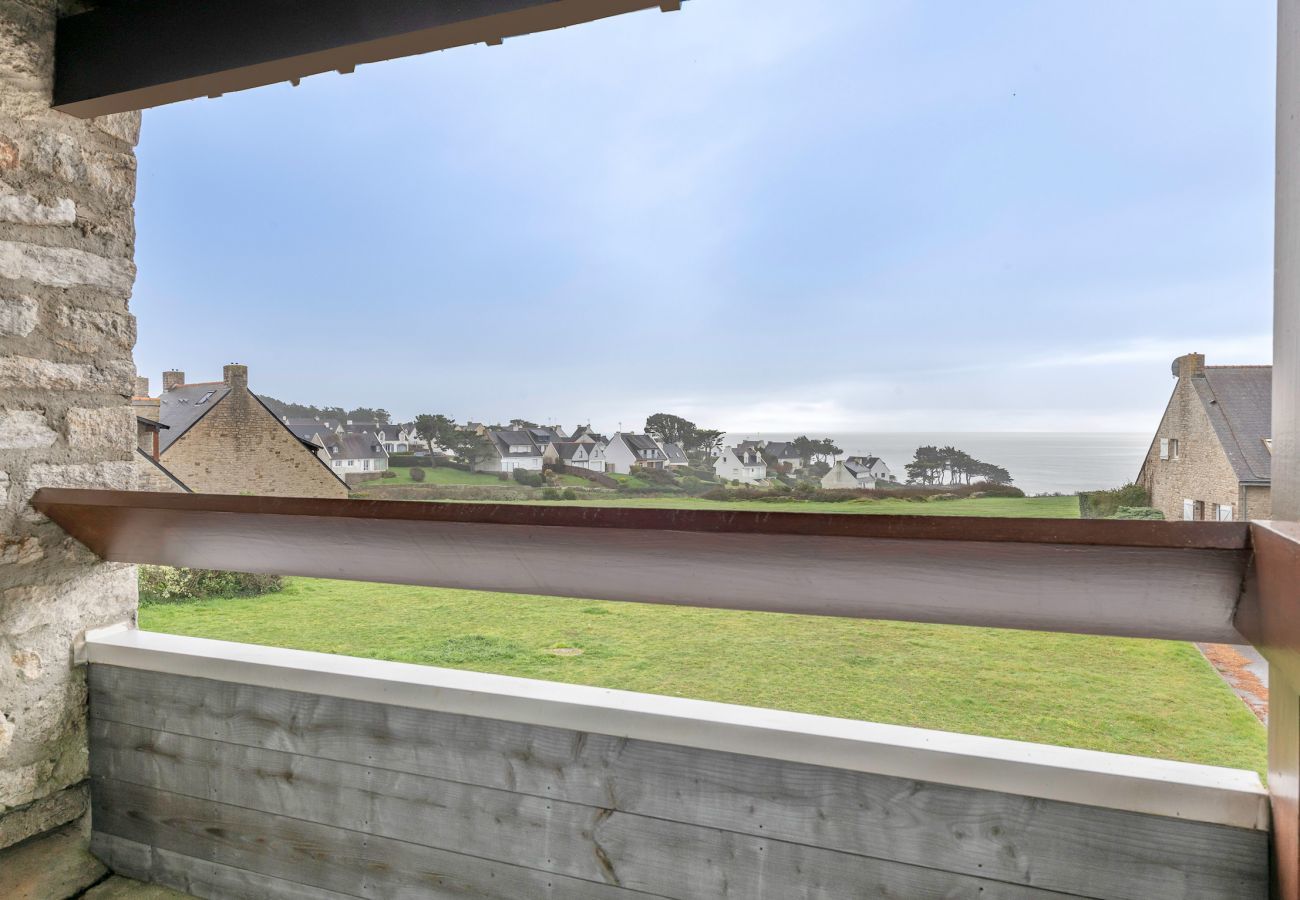 Apartment in Saint-Gildas-de-Rhuys - 300m from the beach, 2 adults - 2 children