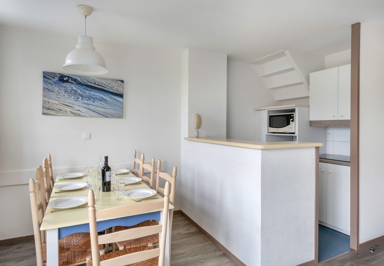 House in Arzon - Facing the marina, beautiful house for 6, Pool