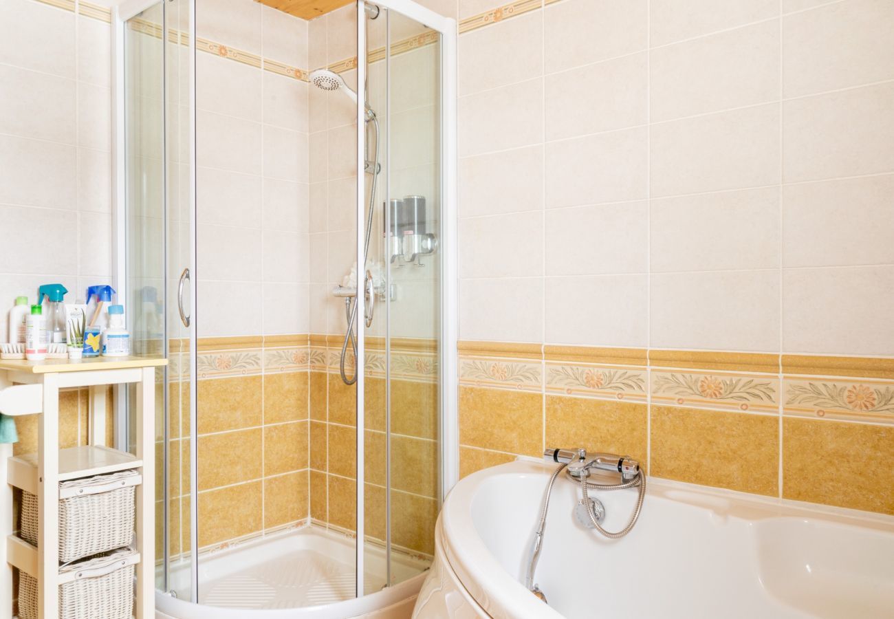 House in L'Epine - House for 6 - Pool - 750m from the beach