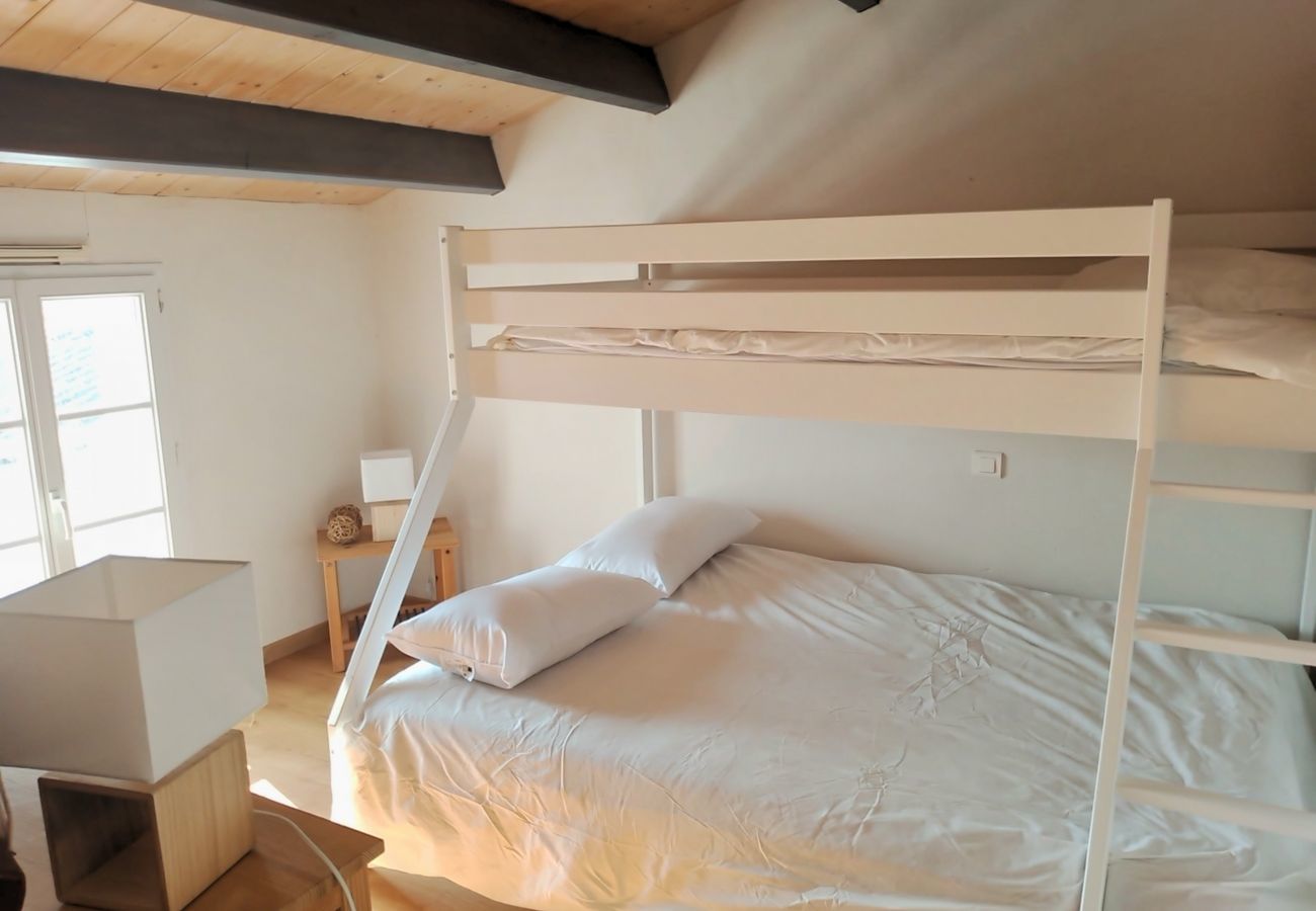 House in L'Epine - House for 6 - Pool - 750m from the beach