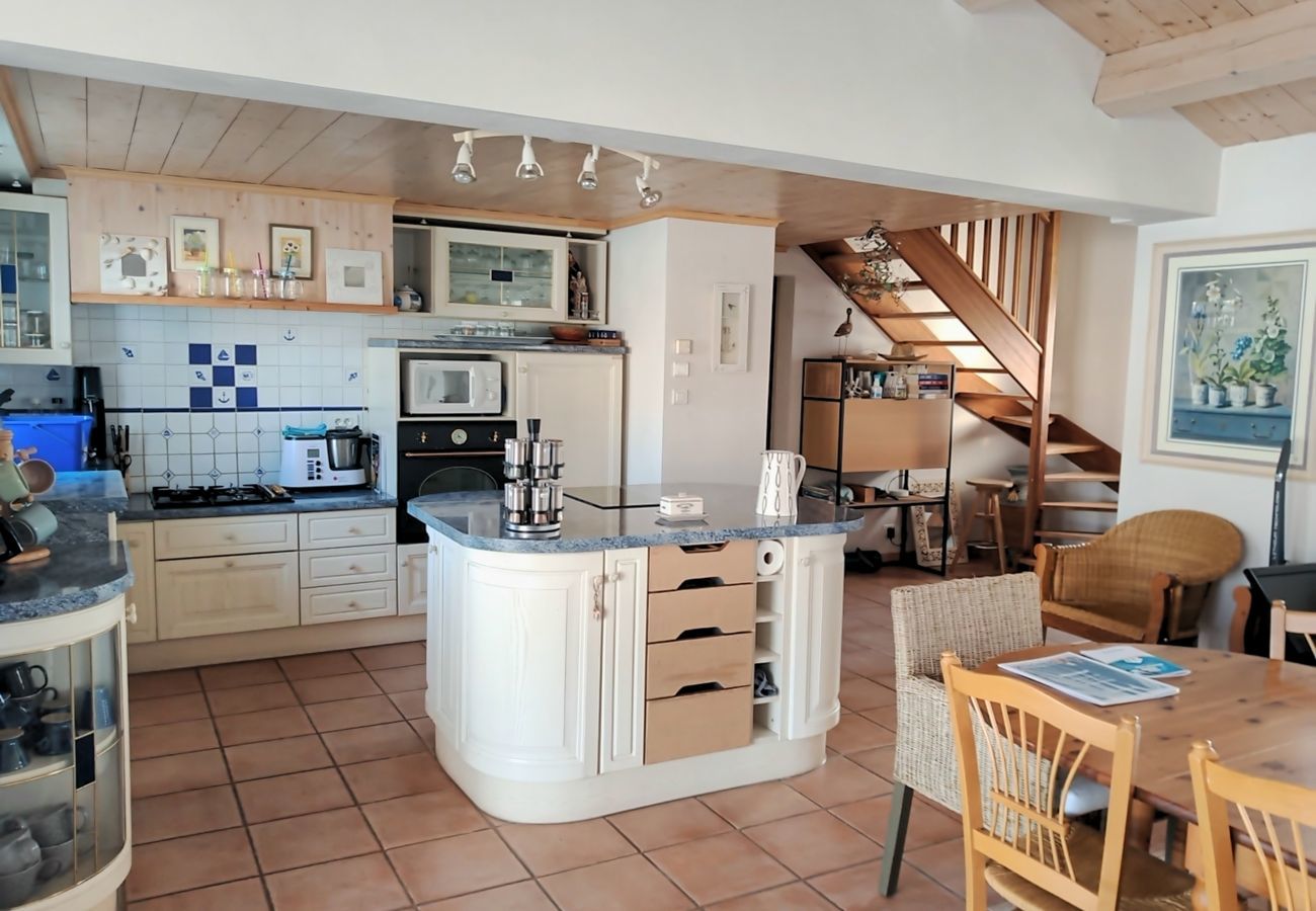 House in L'Epine - House for 6 - Pool - 750m from the beach