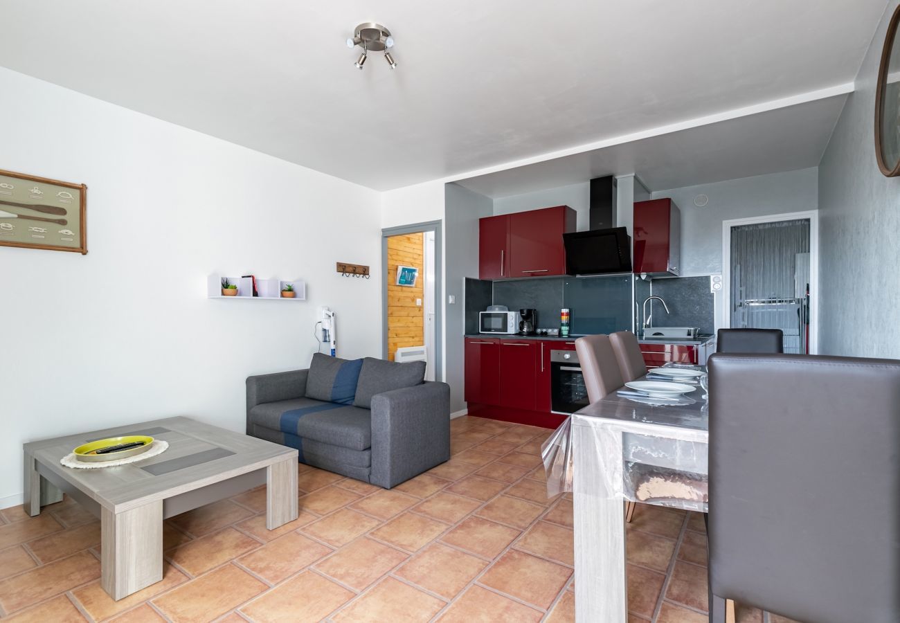 Apartment in Saint-Hilaire-de-Riez - 600m from Les Becs beach, flat for 2