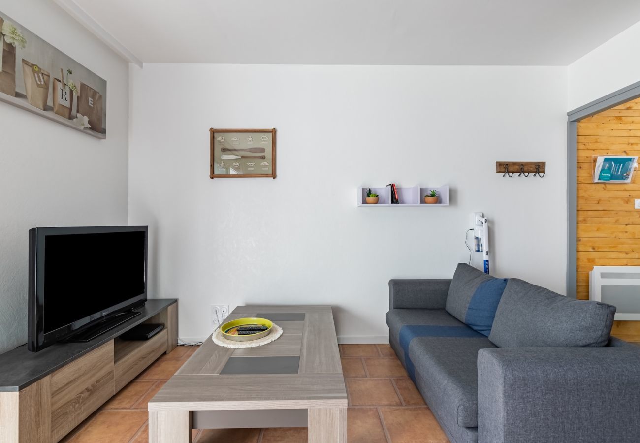 Apartment in Saint-Hilaire-de-Riez - 600m from Les Becs beach, flat for 2