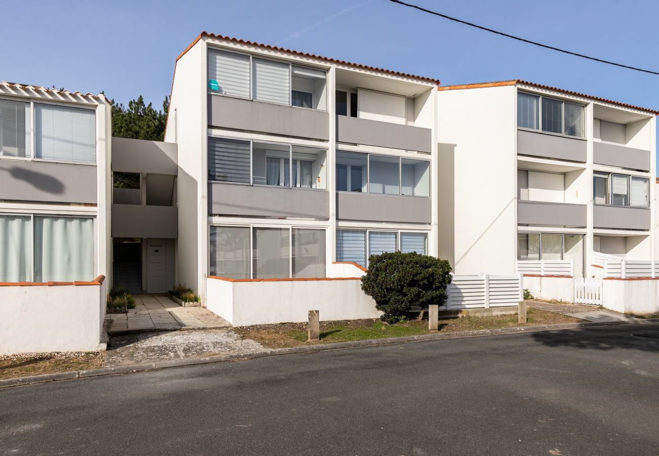 Apartment in Saint-Hilaire-de-Riez - 600m from Les Becs beach, flat for 2