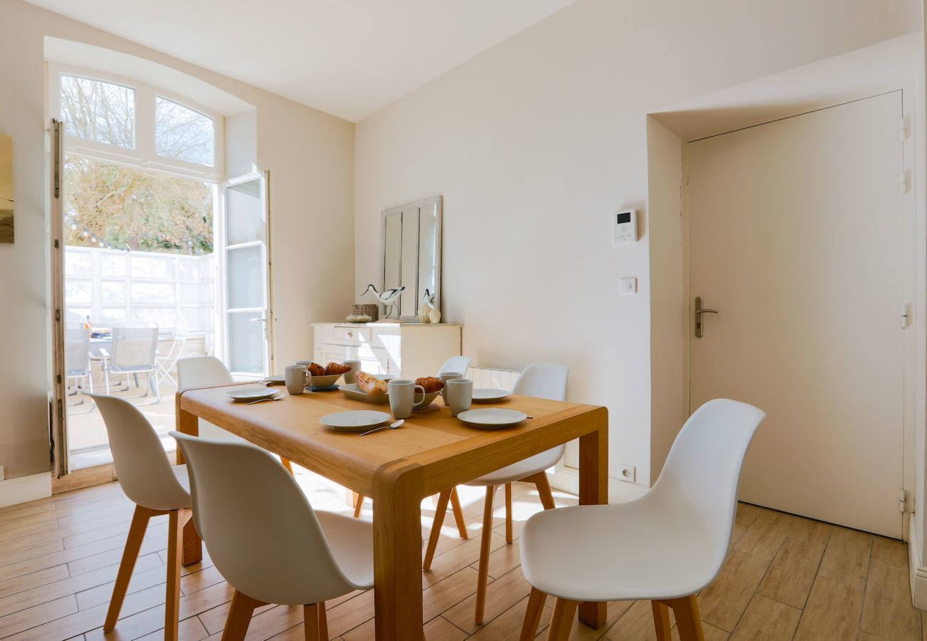 House in Saint-Martin-de-Ré - Duplex with courtyard - 500 m from the port