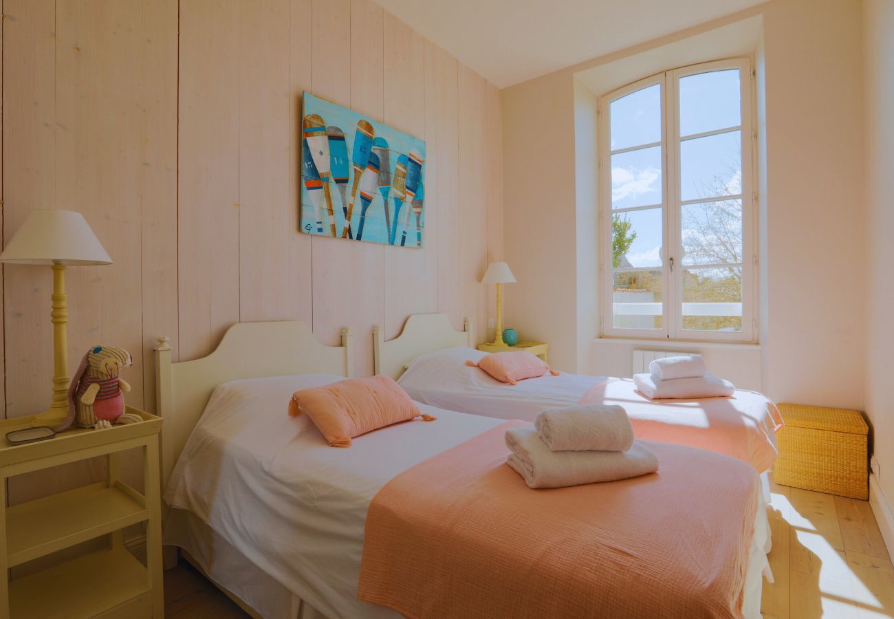 House in Saint-Martin-de-Ré - Duplex with courtyard - 500 m from the port