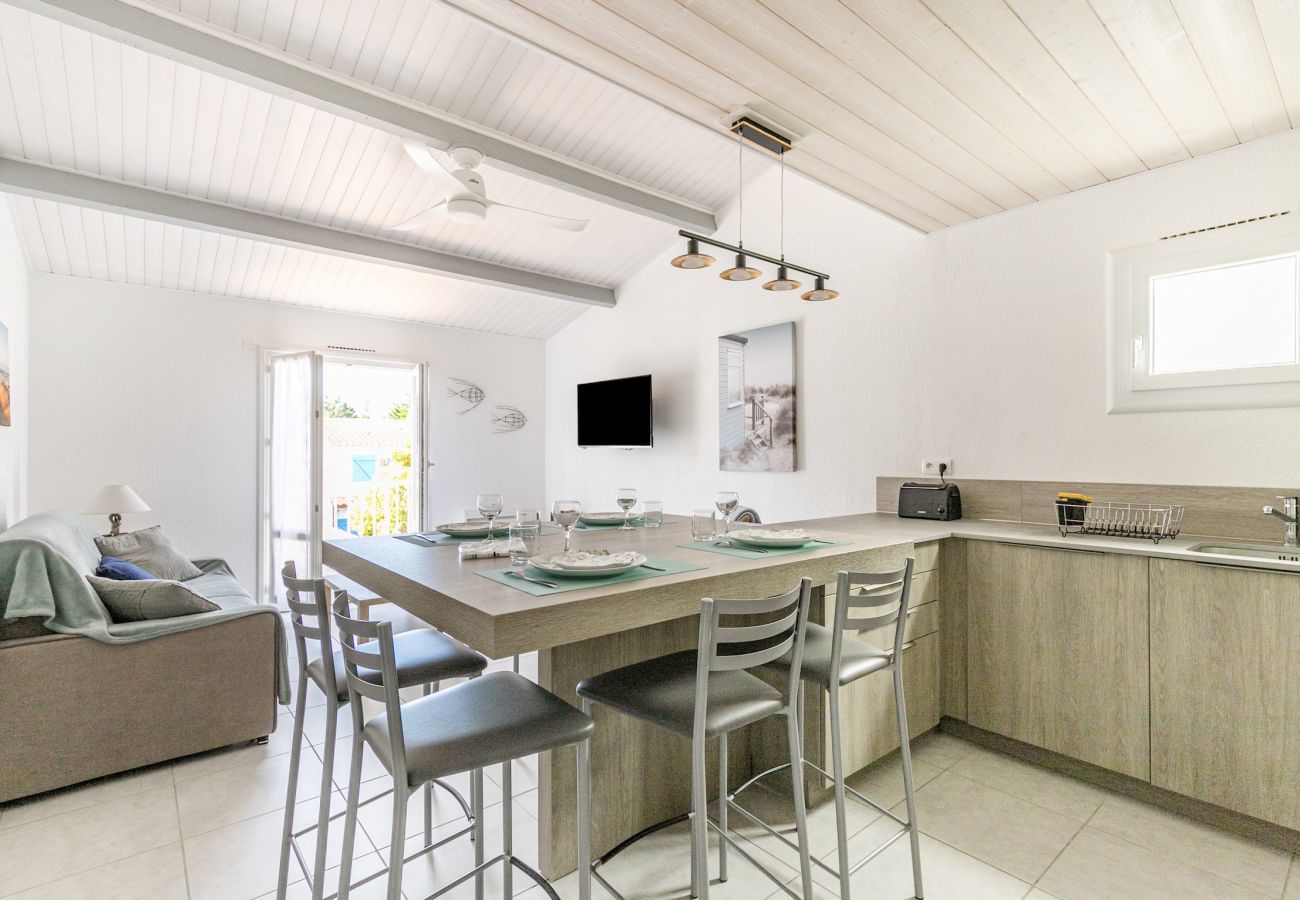 Apartment in La Guérinière - Flat for 4 - 450m Plage des Sables d'Or